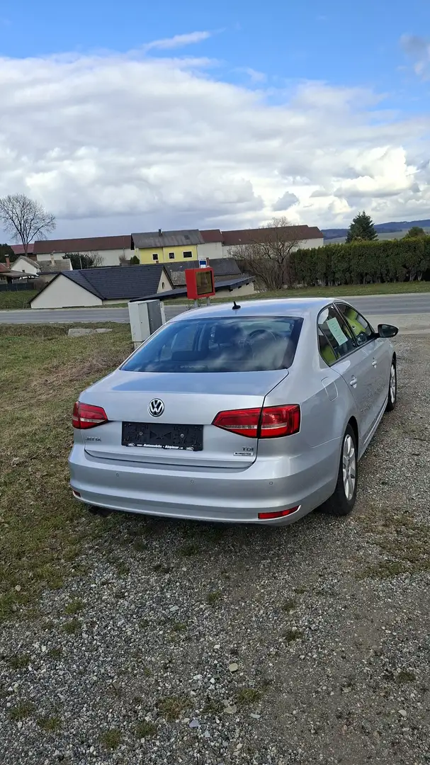 Volkswagen Jetta 2,0 TDI Comfortline - 2