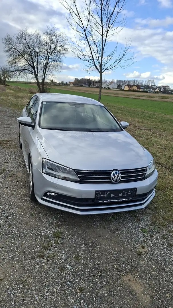 Volkswagen Jetta 2,0 TDI Comfortline - 1