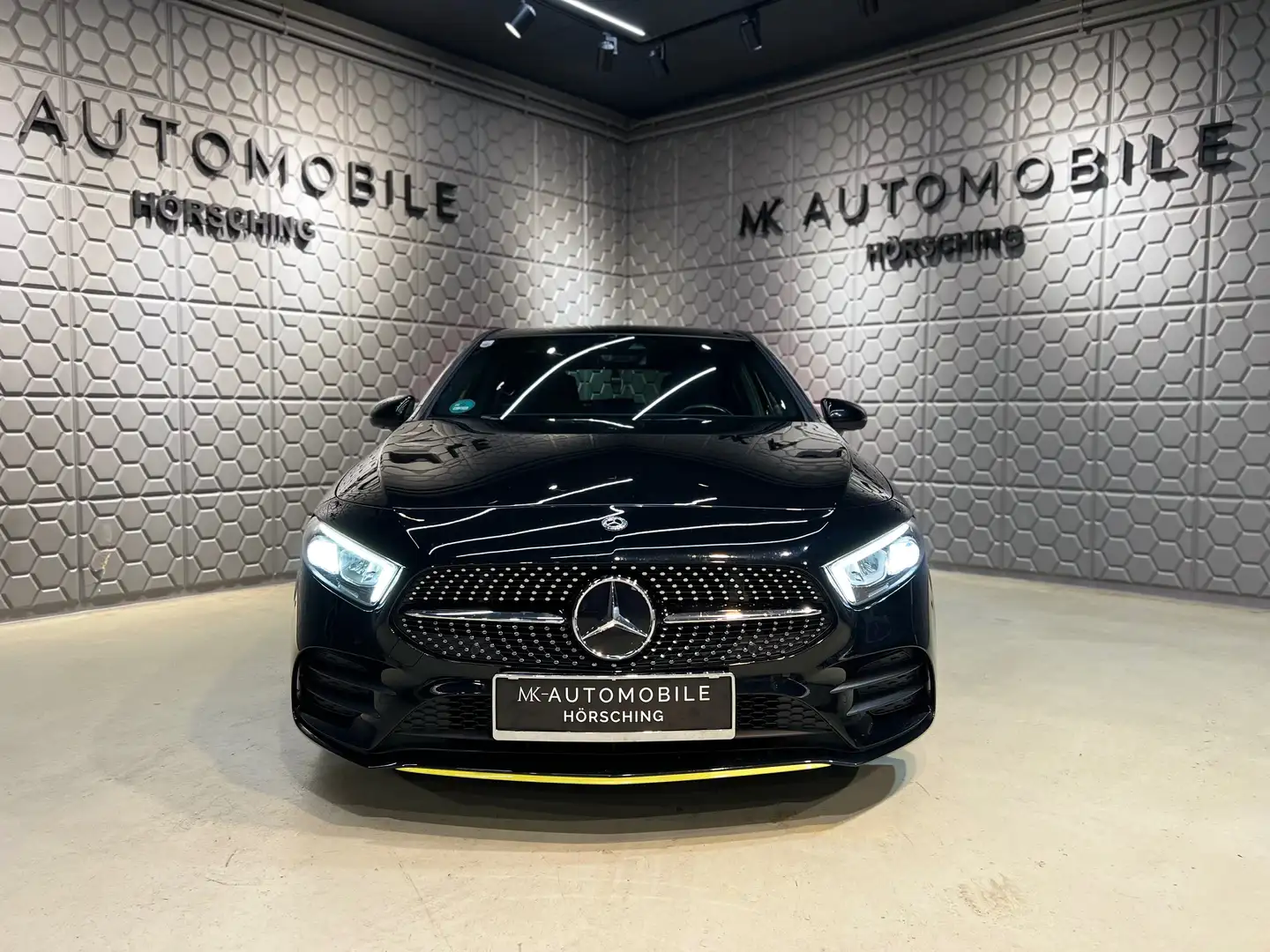 Mercedes-Benz A 180 d Edition 1 *AMG LINE*64 FARBE*NAPPA*CARBON*RFK* Noir - 2