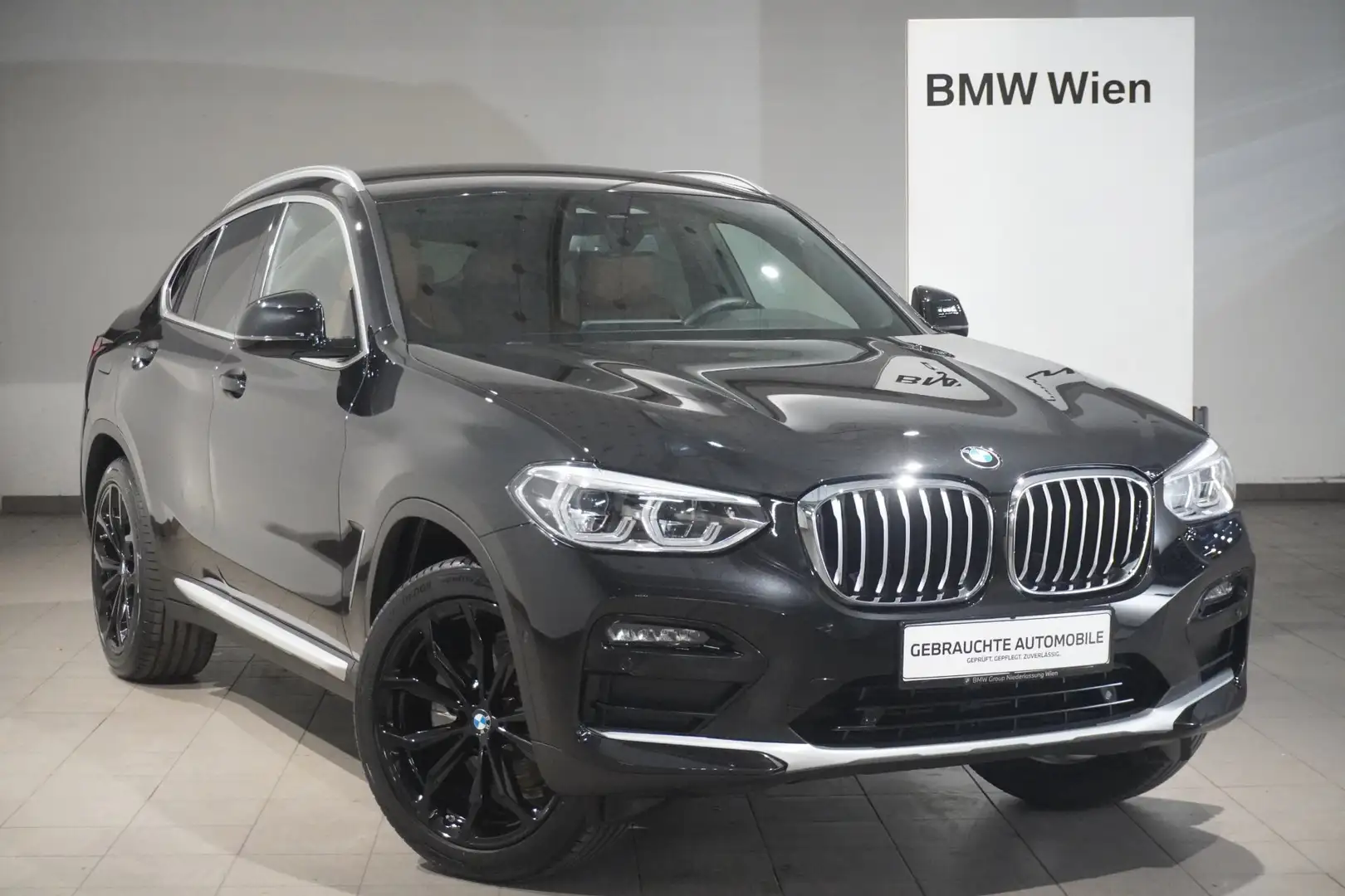 BMW X4 xDrive20i Schwarz - 1