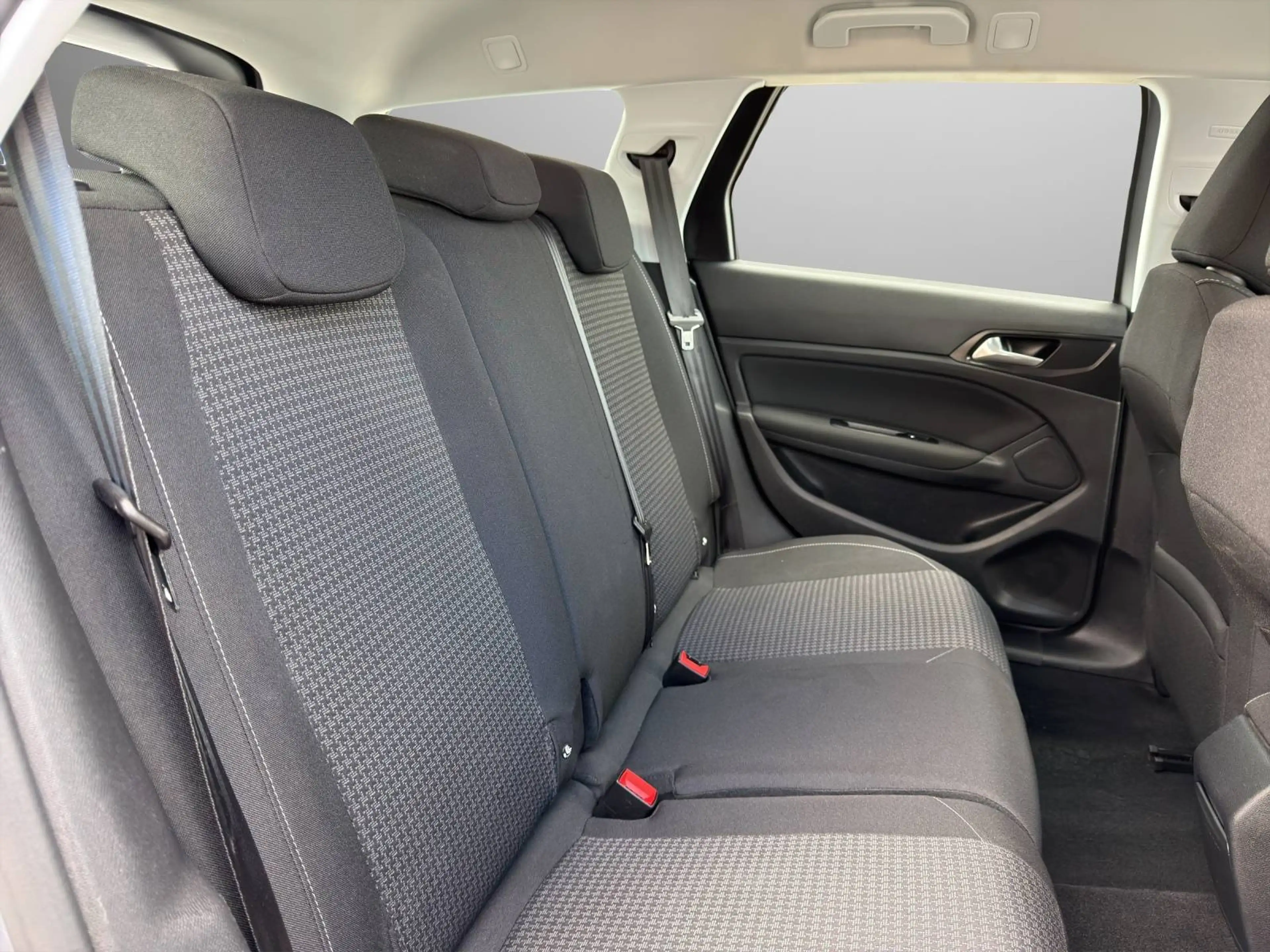 Peugeot 308 SW PureTech 130 S&S EAT8 Active Pack *1. Besitz* — photo 14