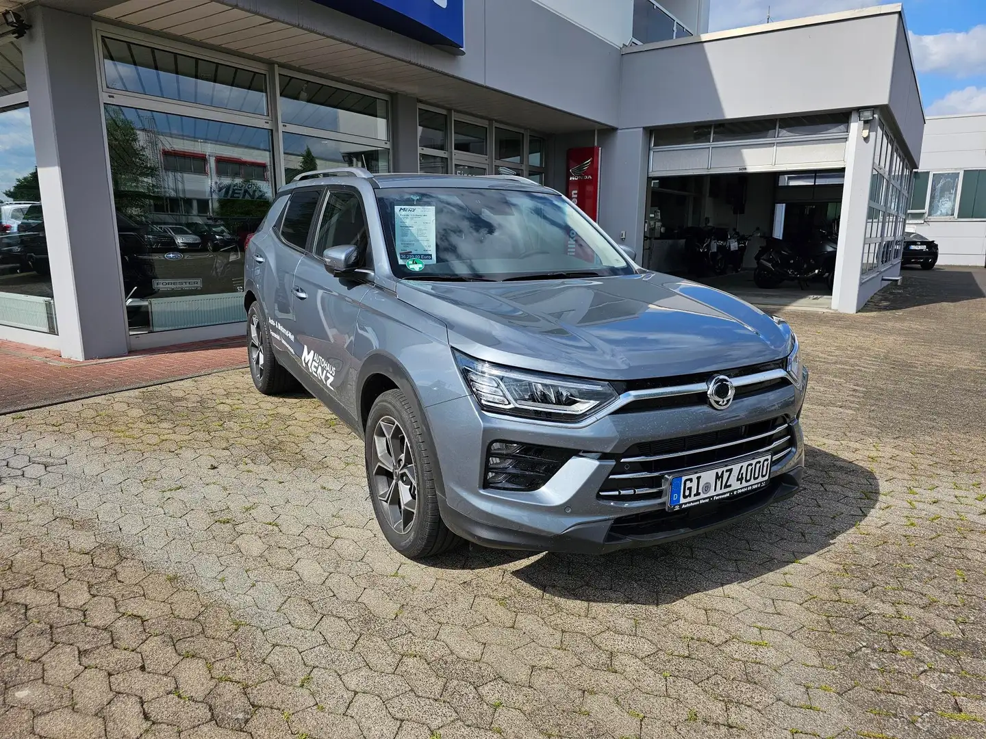 SsangYong Korando 1.6 DIESEL 2WD Aut. Quartz Grau - 2