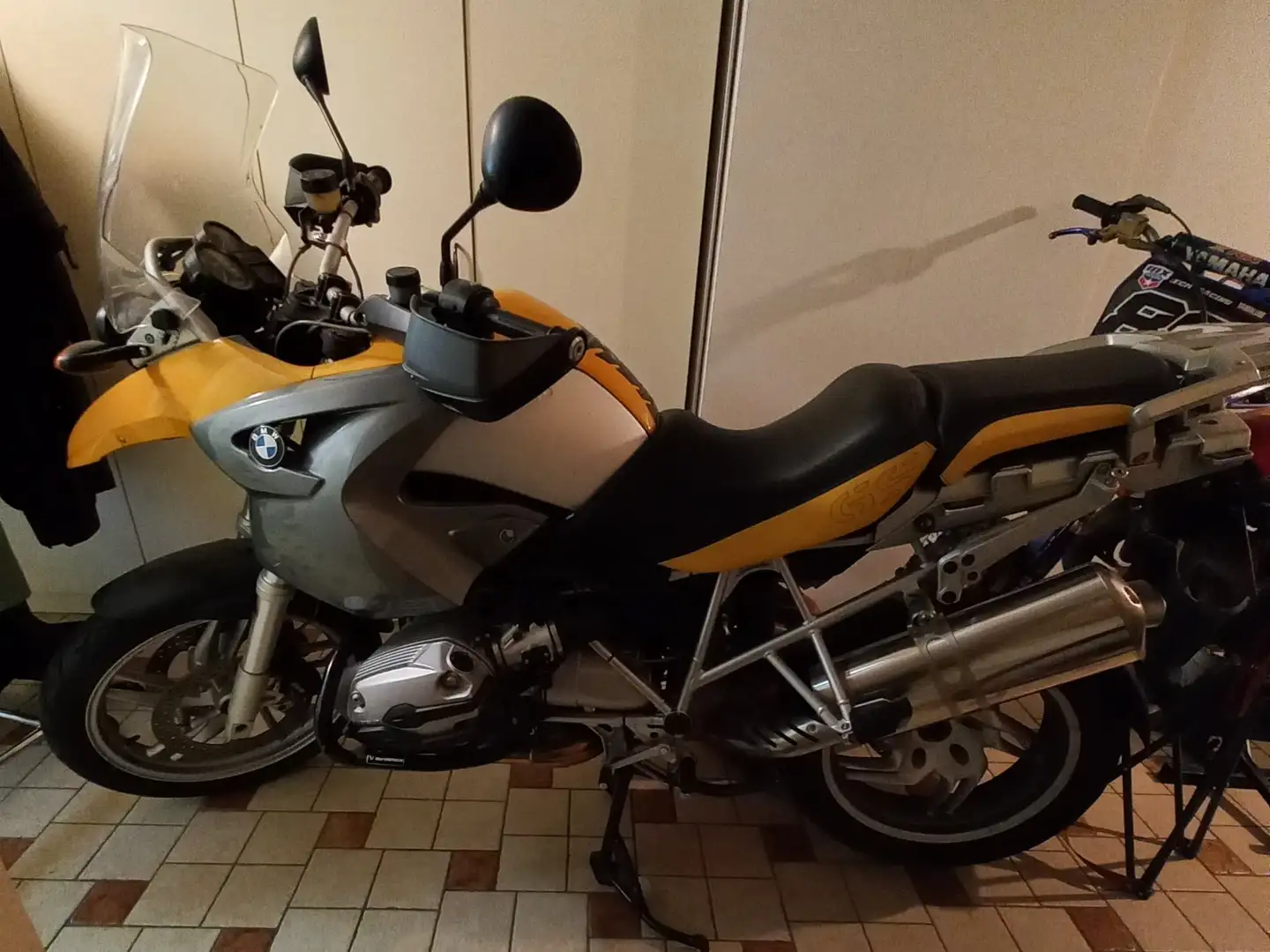 BMW R 1200 GS Yellow - 1