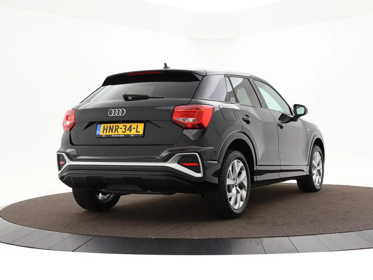 Audi Q2 35 Tfsi 150pk S-tronic Advanced edition · Apple/An Nero - 2