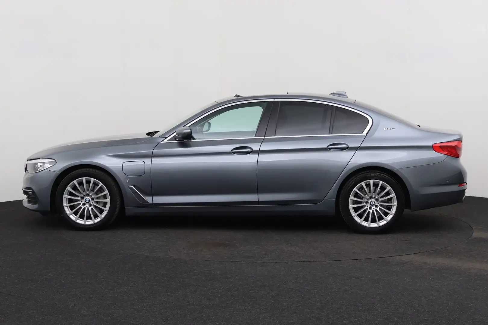 BMW 530 e iA PHEV PERFORMANCE  + GPS + CAMERA + PDC + CRUI Gris - 2