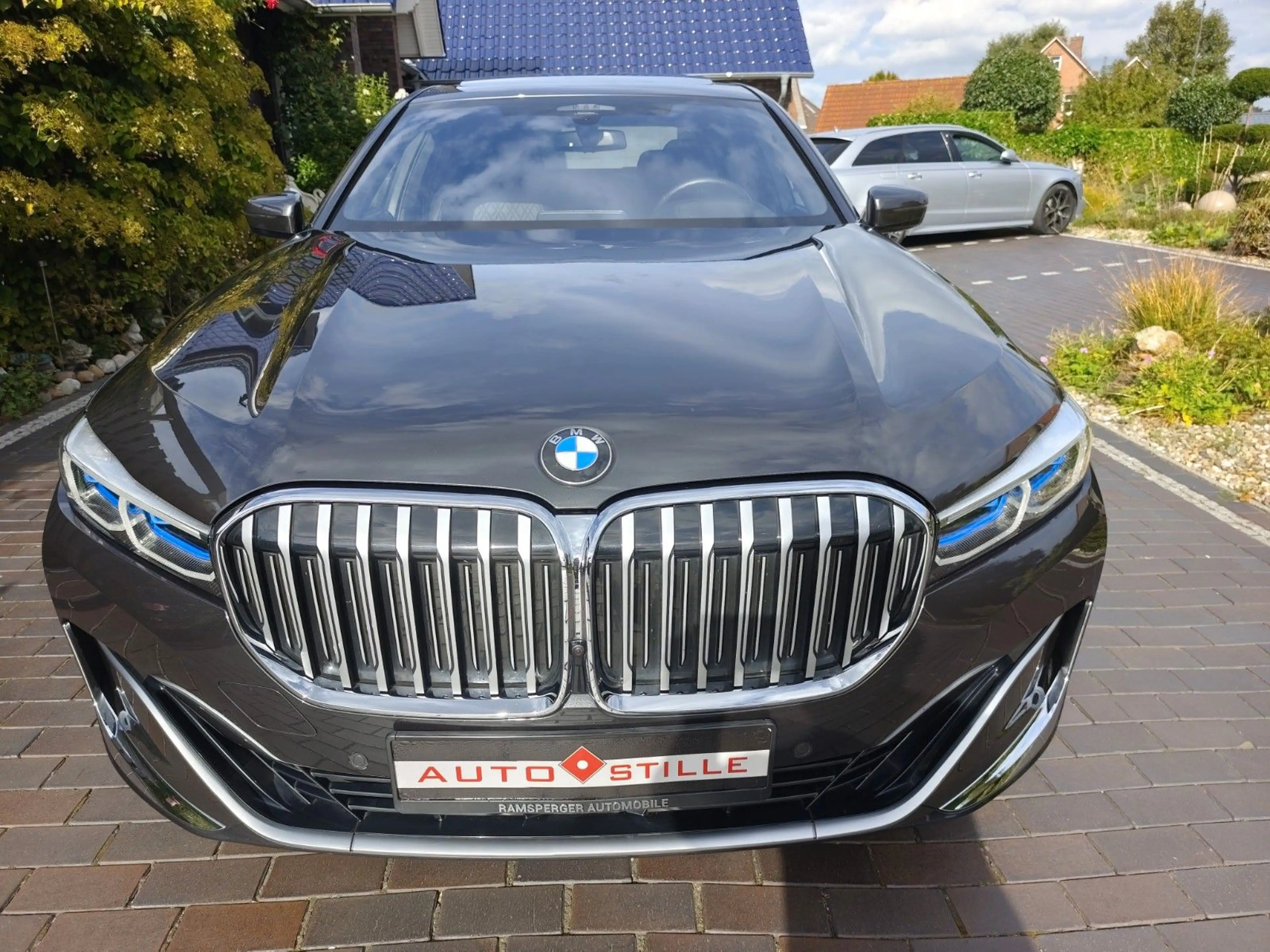 BMW 750 i V8 Bi-Turbo°Voll°Nappa°Laser°el.AHK°Traum — photo 2