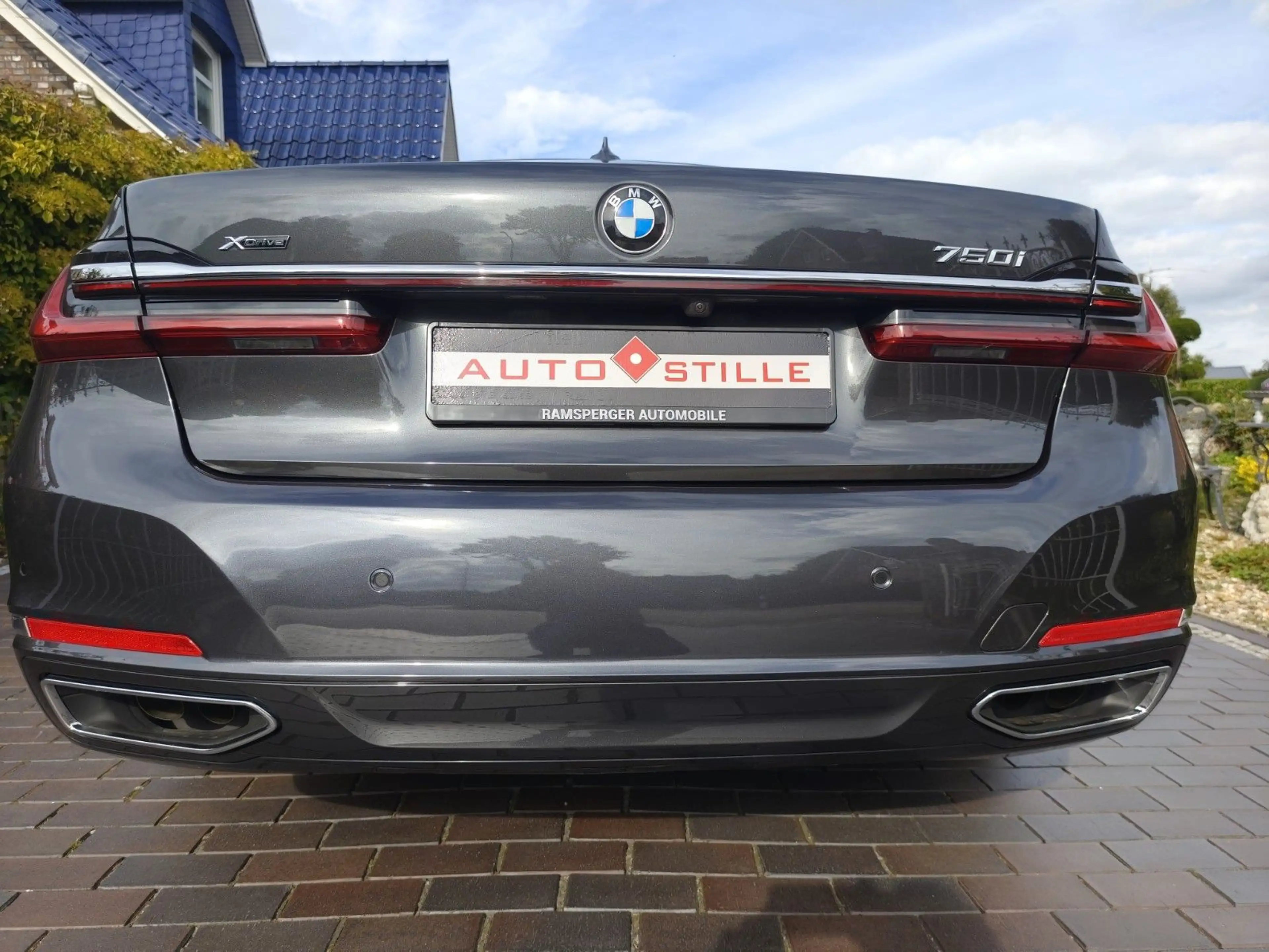 BMW 750 i V8 Bi-Turbo°Voll°Nappa°Laser°el.AHK°Traum — photo 7