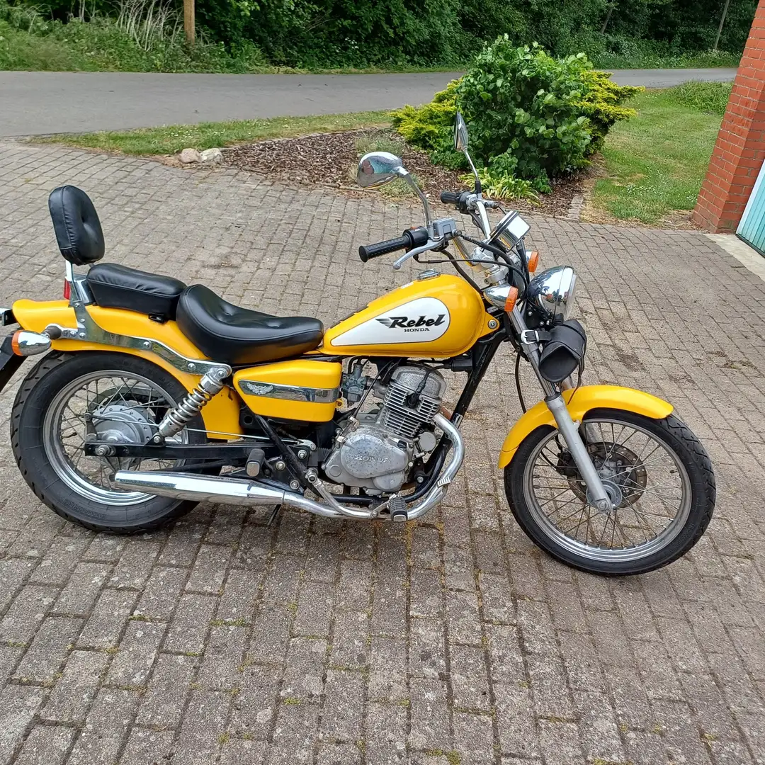 Honda CA 125 Rebel Jaune - 1