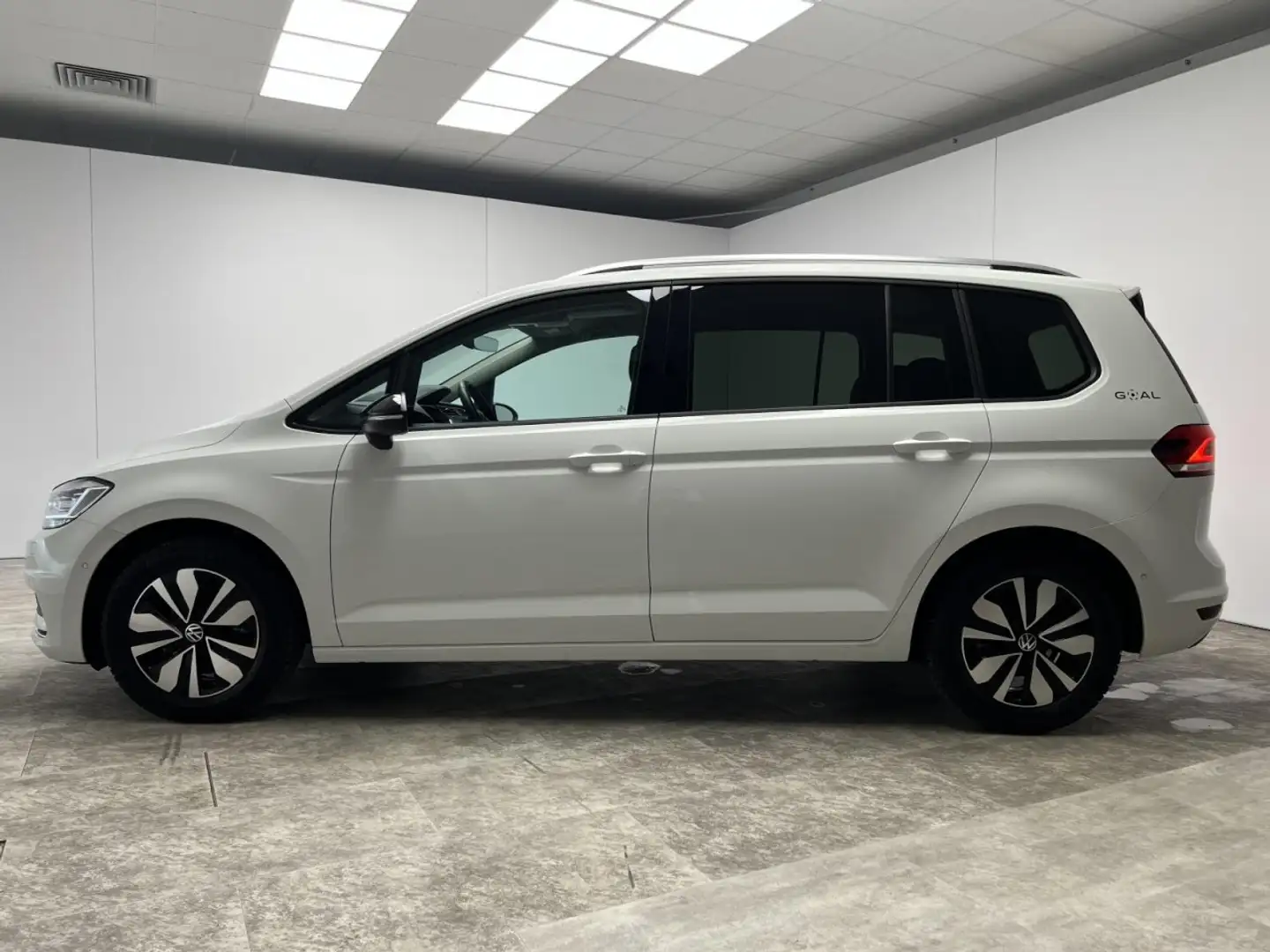 Volkswagen Touran 1.5 TSI DSG Comfortline 7-Sitzer Klima Navi Weiß - 2