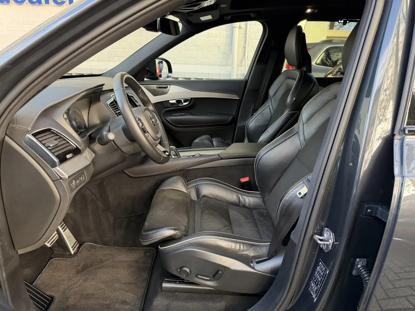 Volvo XC90 2.0 T8 Recharge AWD R-Design Panorama dak Slechts Gris - 2