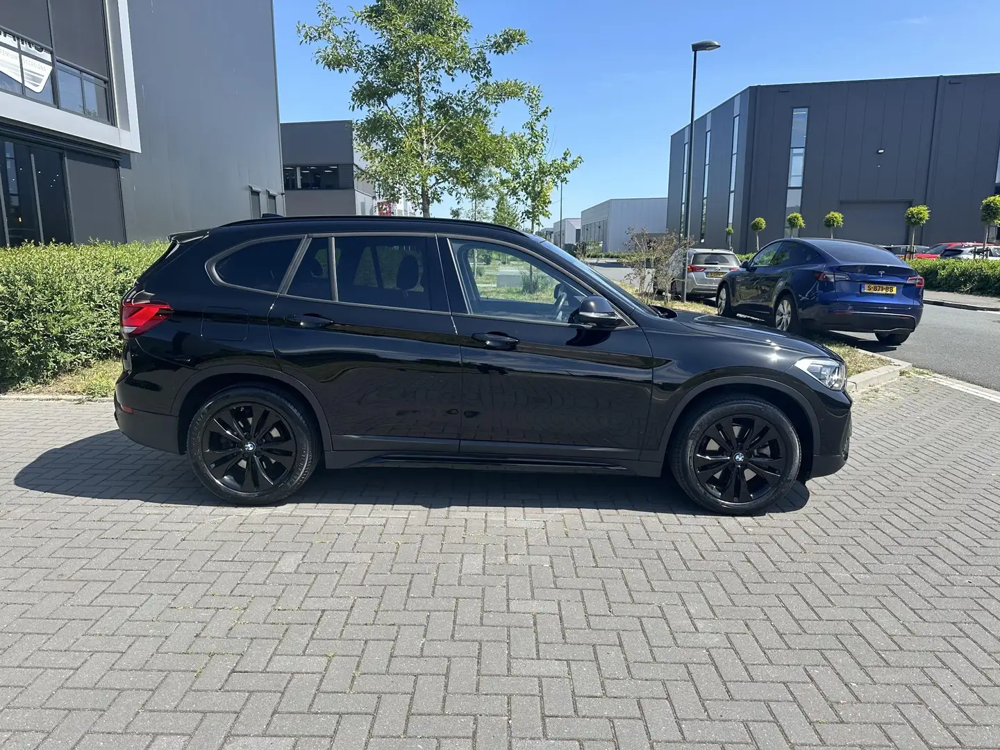 BMW X1 xDrive25e Executive Sportline, M stuurwiel, Keyles Noir - 2