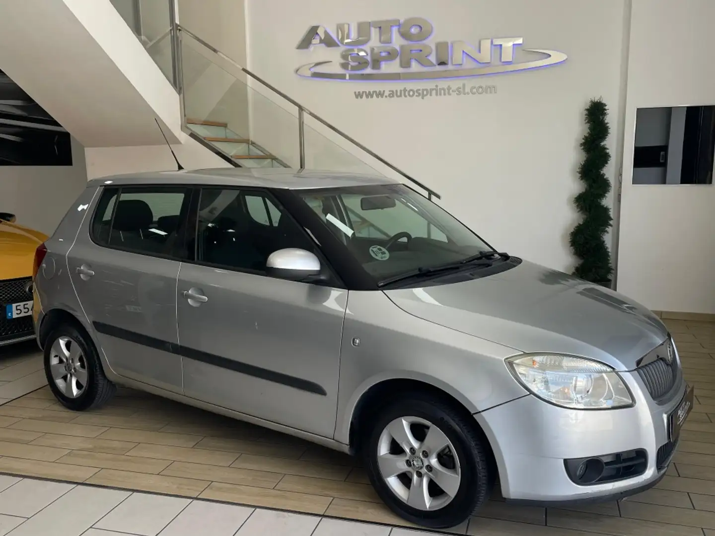 Skoda Fabia 1.4TDI Style 80 Gris - 2
