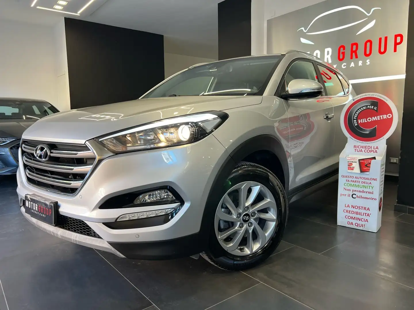 Hyundai TUCSON 1.7 CRDi XPossible Silber - 2