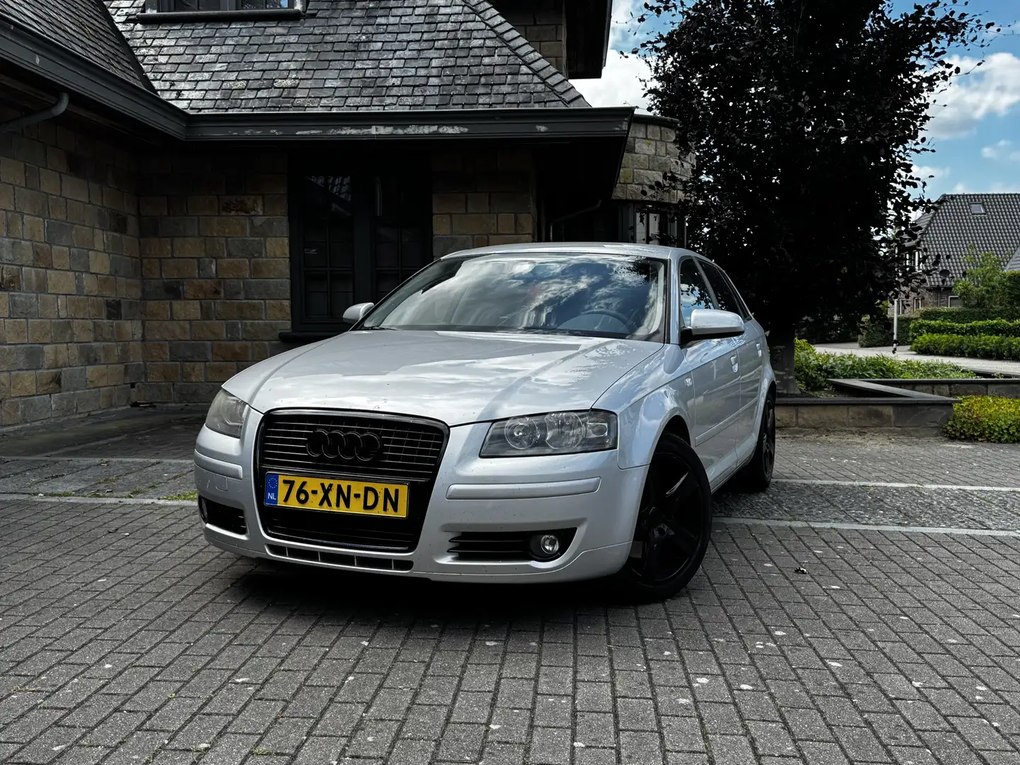 Audi A3 2.0 TFSI Attr. PL B (MET 14 MAANDEN APK!) Grijs - 1