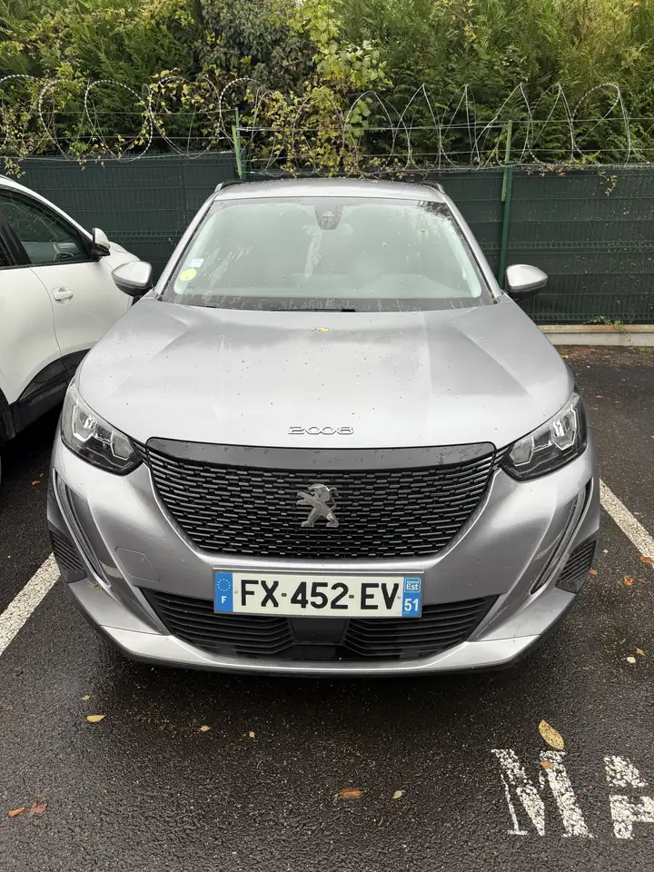 Peugeot 2008 BlueHDi 130 S\u0026S EAT8 Active Busines