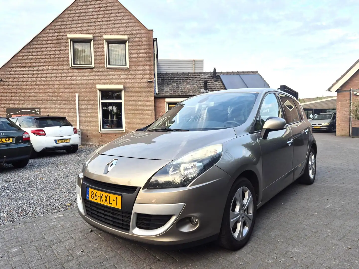 Renault Scenic 1.4 TCe Dynamique Navi Clima Cruise Beige - 2