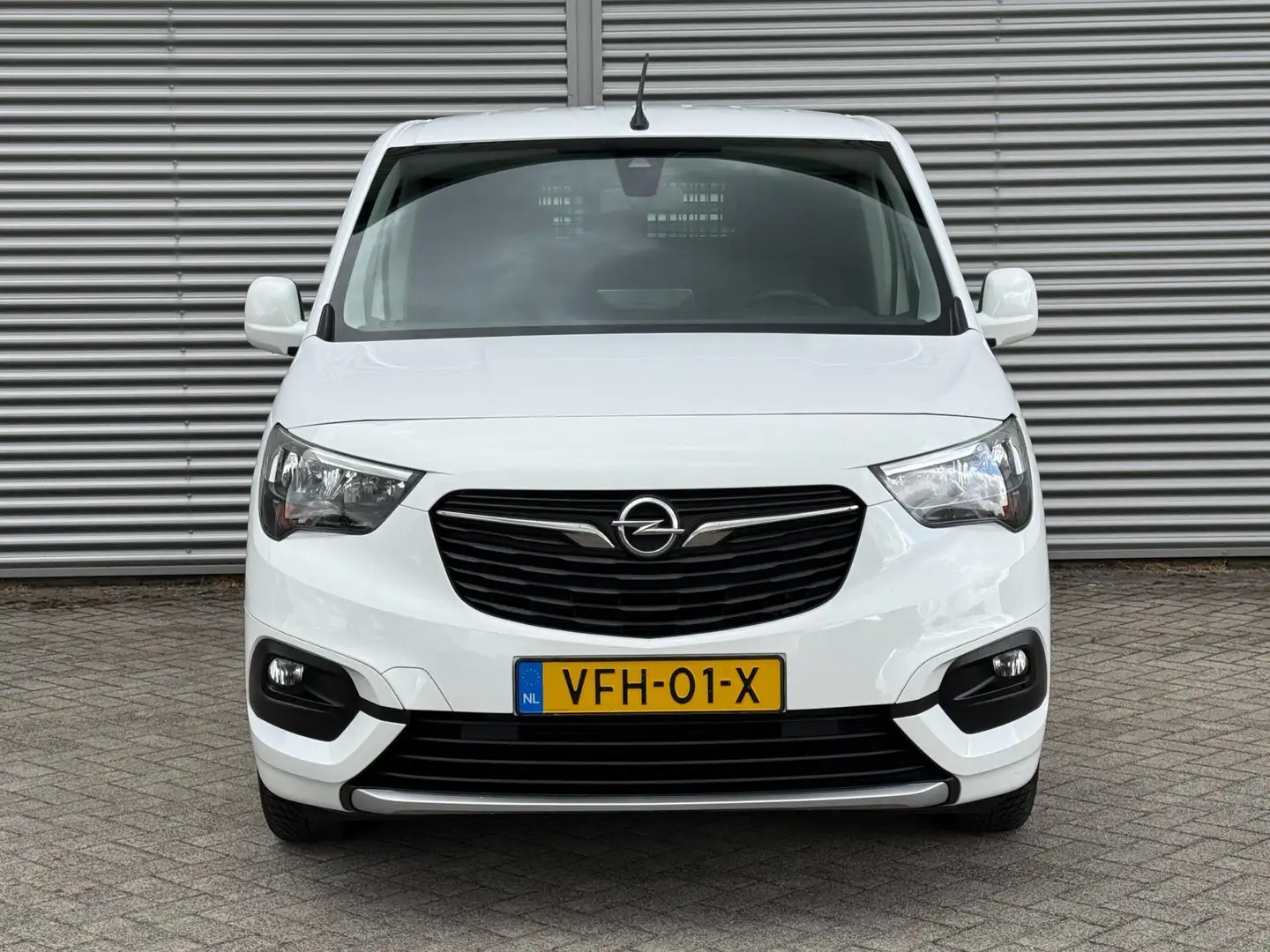 Opel Combo 1.5D L1H1 100pk Airco/ Navi/ Cruise/ PDC/ Carplay/ Wit - 2