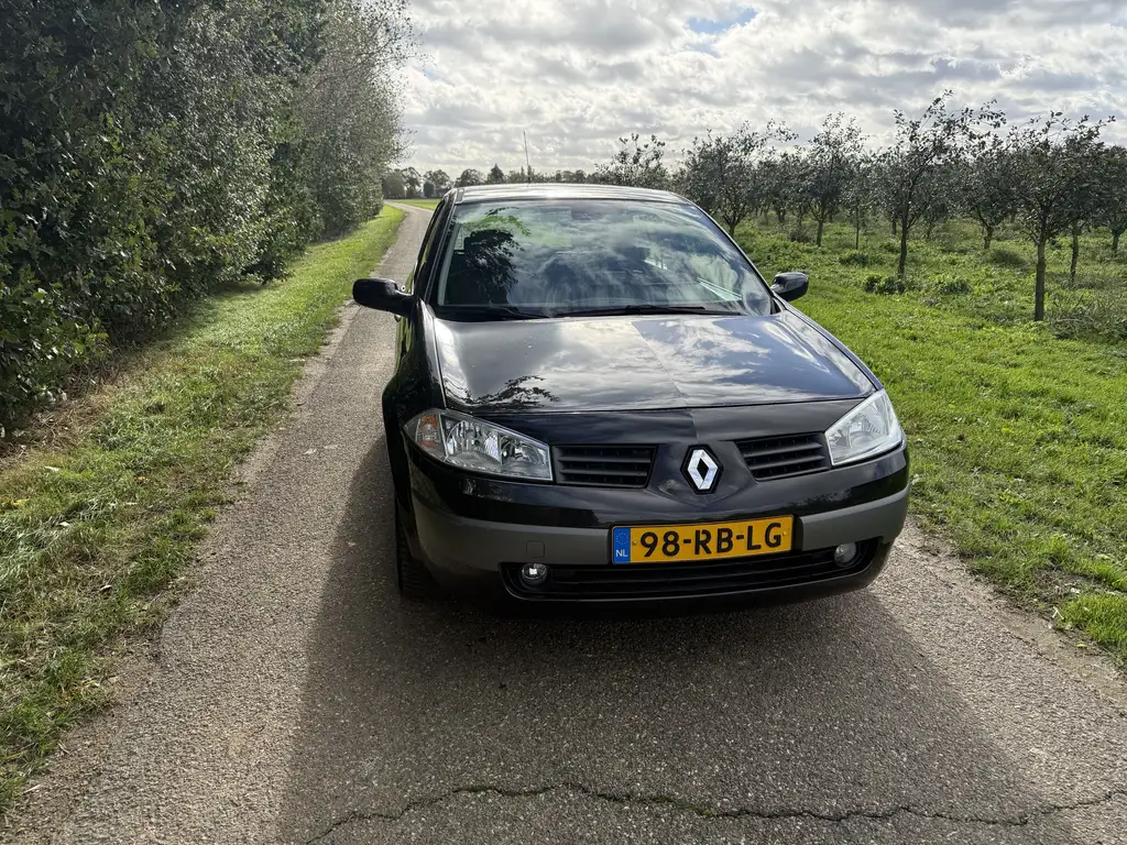 Renault Megane 2005 из Европы — купить под ключ
