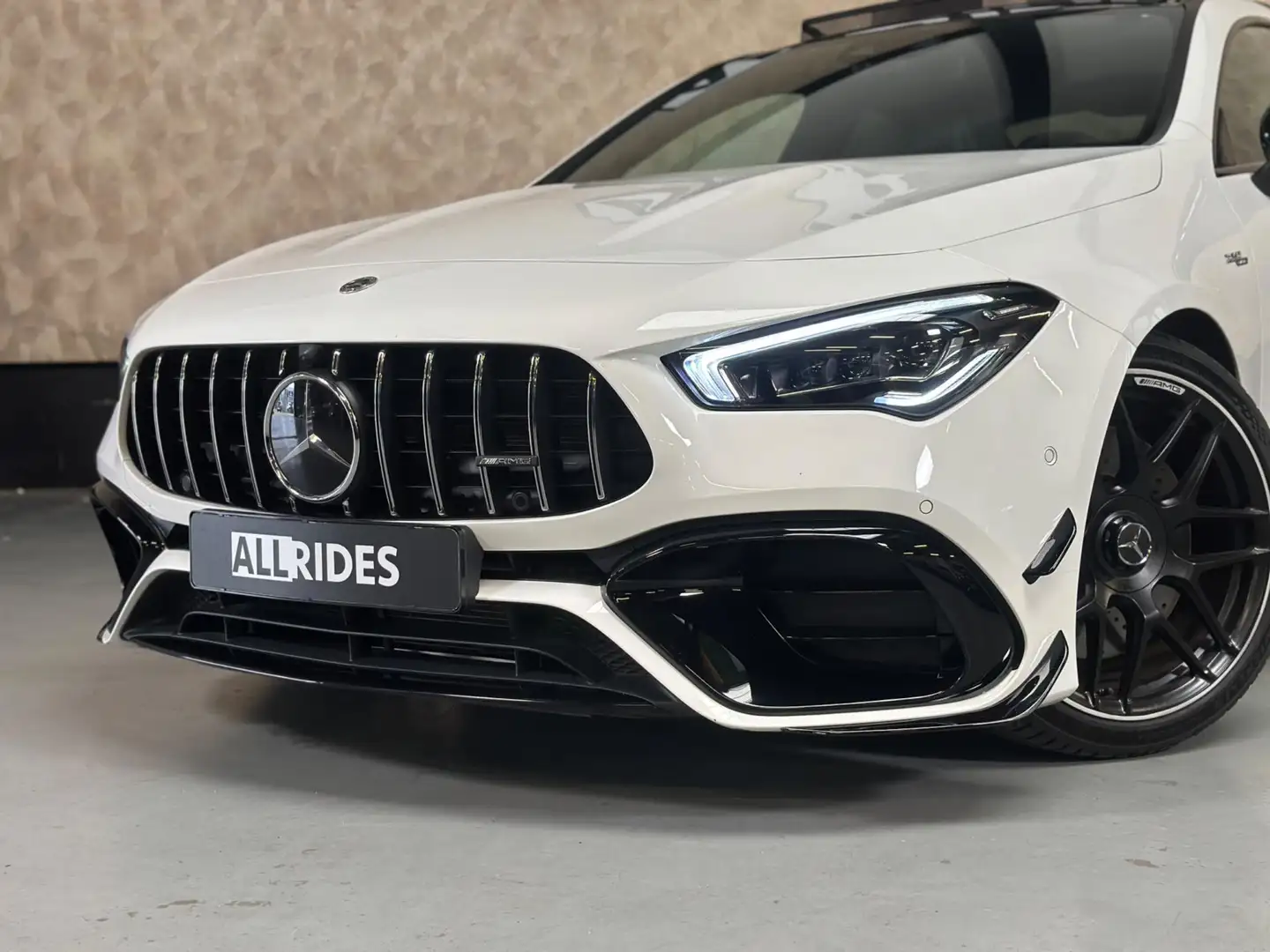Mercedes-Benz CLA 45 AMG S 4MATIC+ Premium Plus Weiß - 2