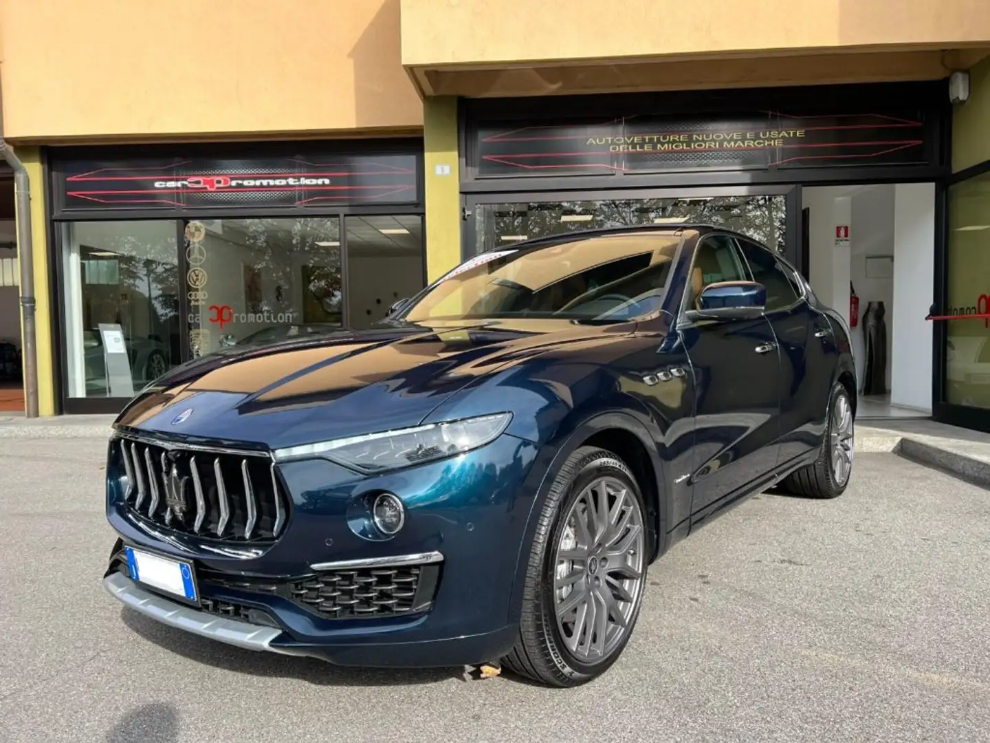 Maserati Levante UNA DI CENTO edizione limitata Bleu - 1
