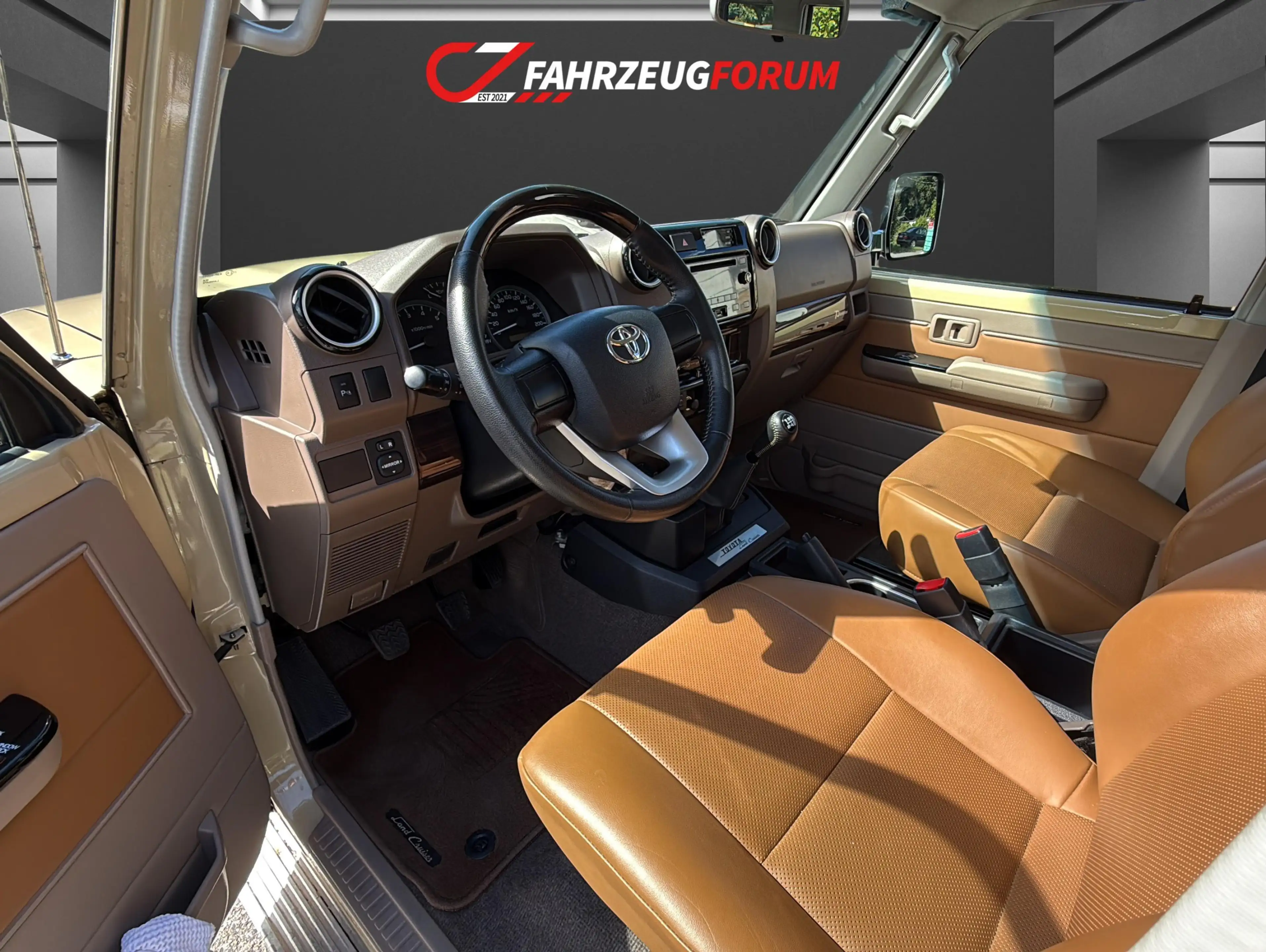 Toyota Land Cruiser GRJ 76L 70th Anniversary Edition — photo 8