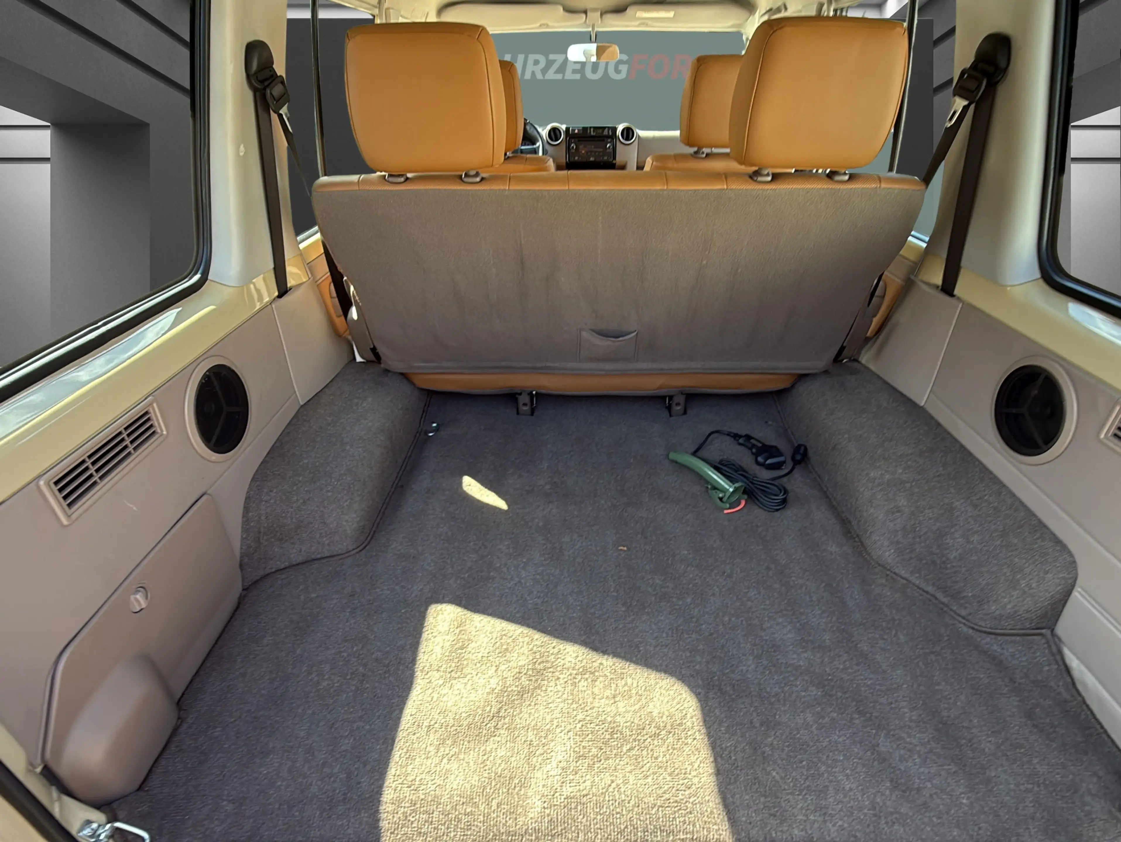Toyota Land Cruiser GRJ 76L 70th Anniversary Edition — photo 13
