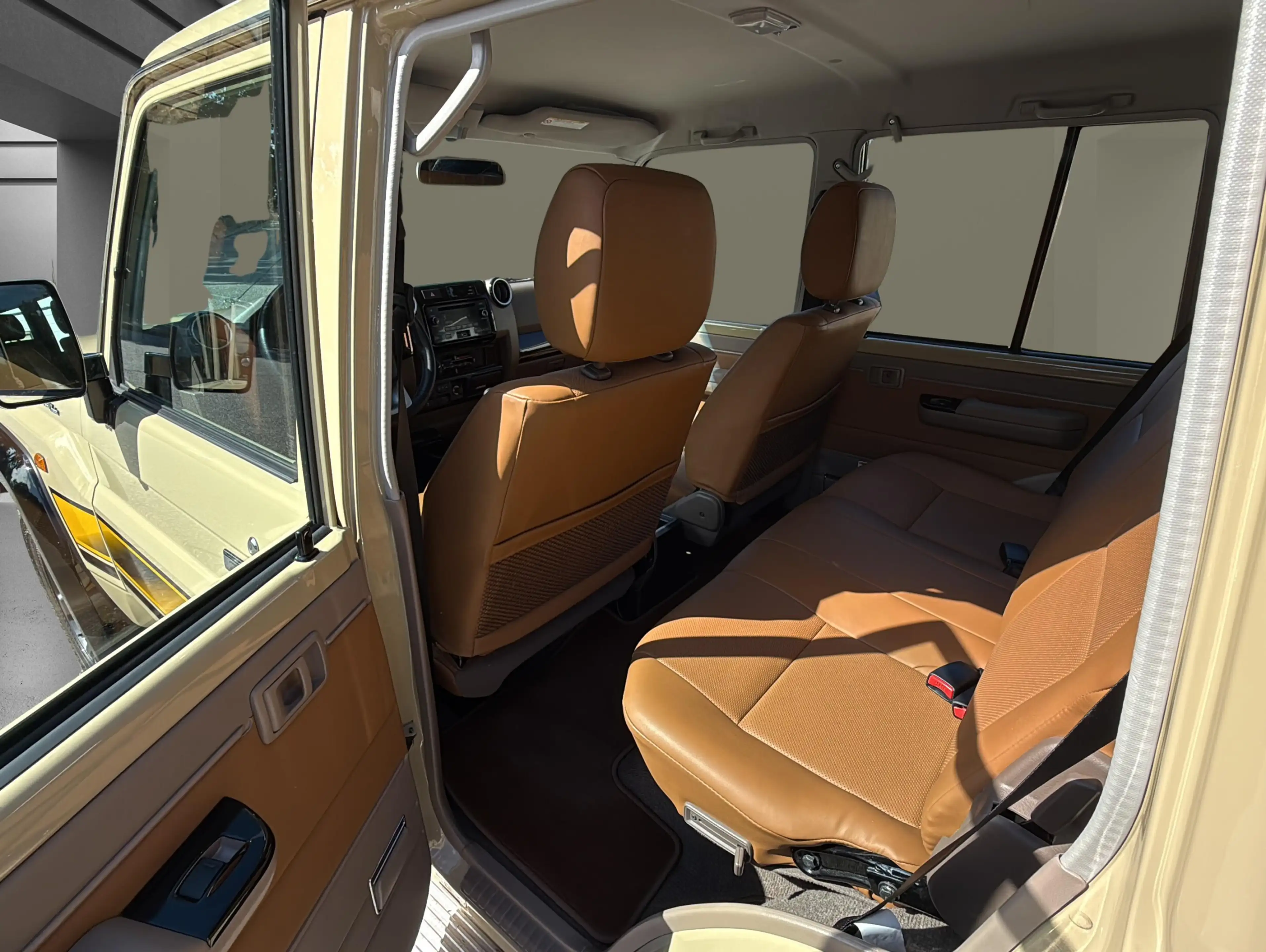Toyota Land Cruiser GRJ 76L 70th Anniversary Edition — photo 11