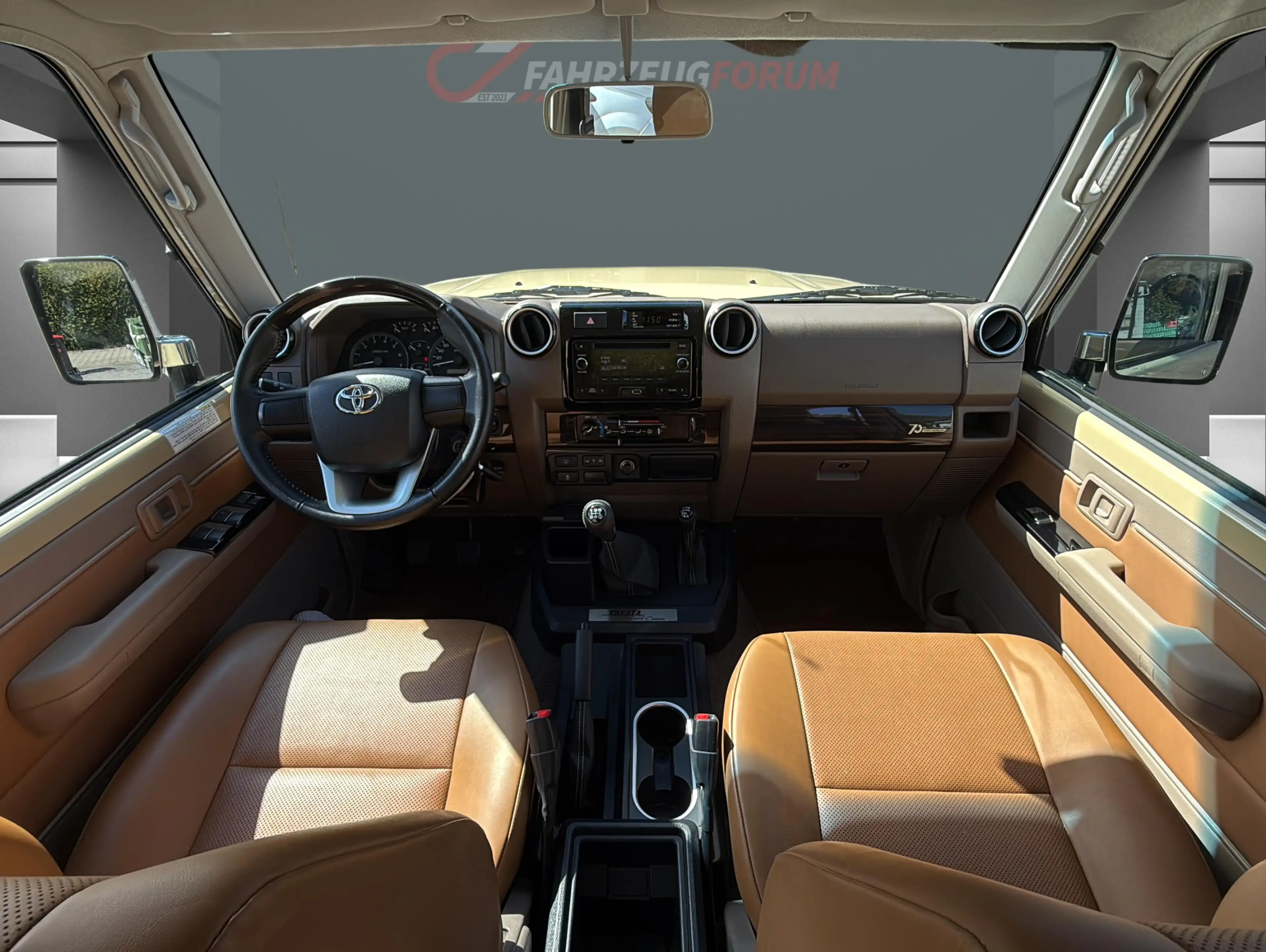 Toyota Land Cruiser GRJ 76L 70th Anniversary Edition — photo 6