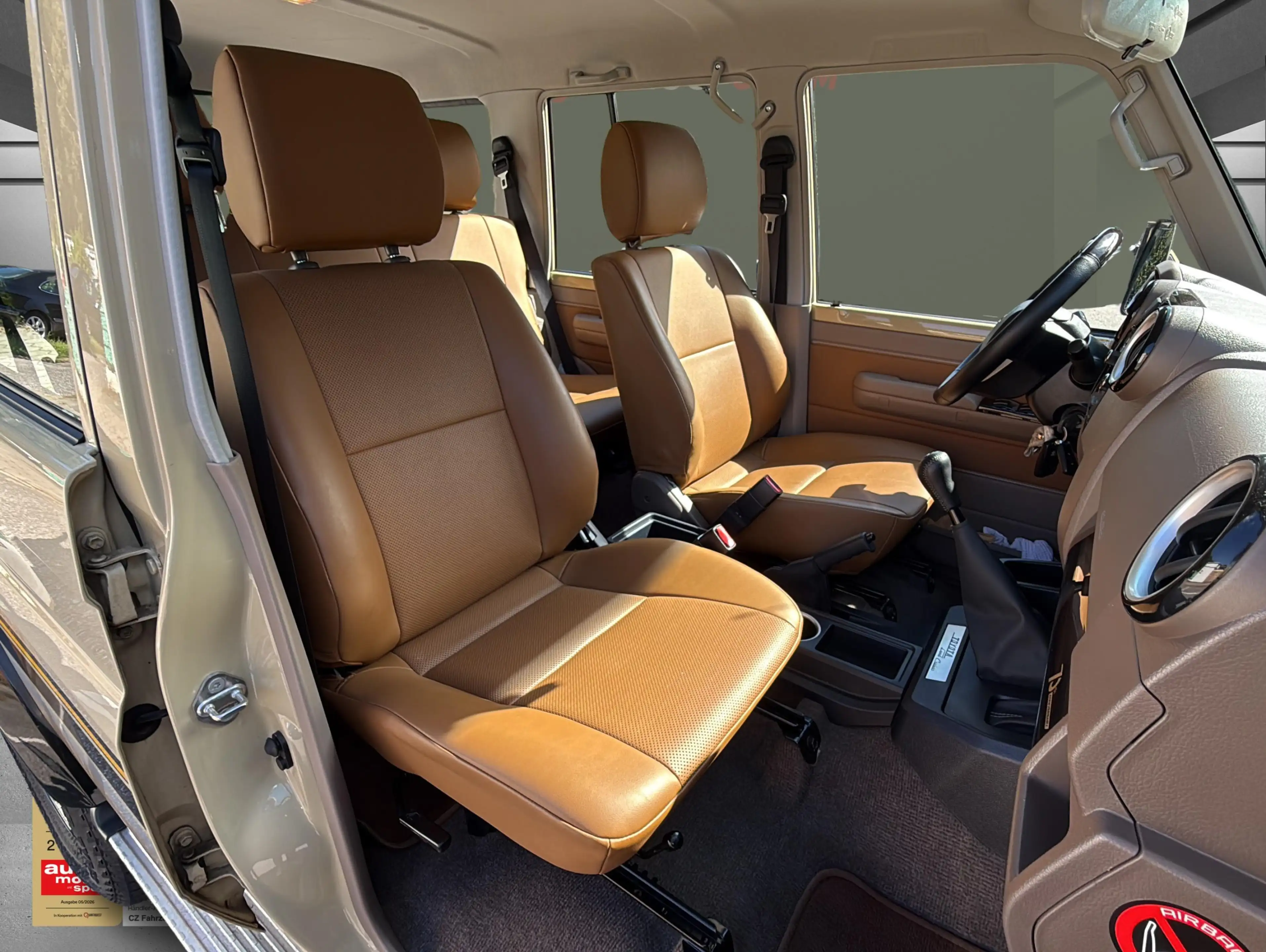 Toyota Land Cruiser GRJ 76L 70th Anniversary Edition — photo 9