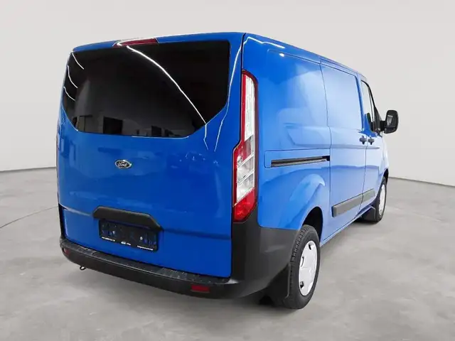 Ford Transit view 4