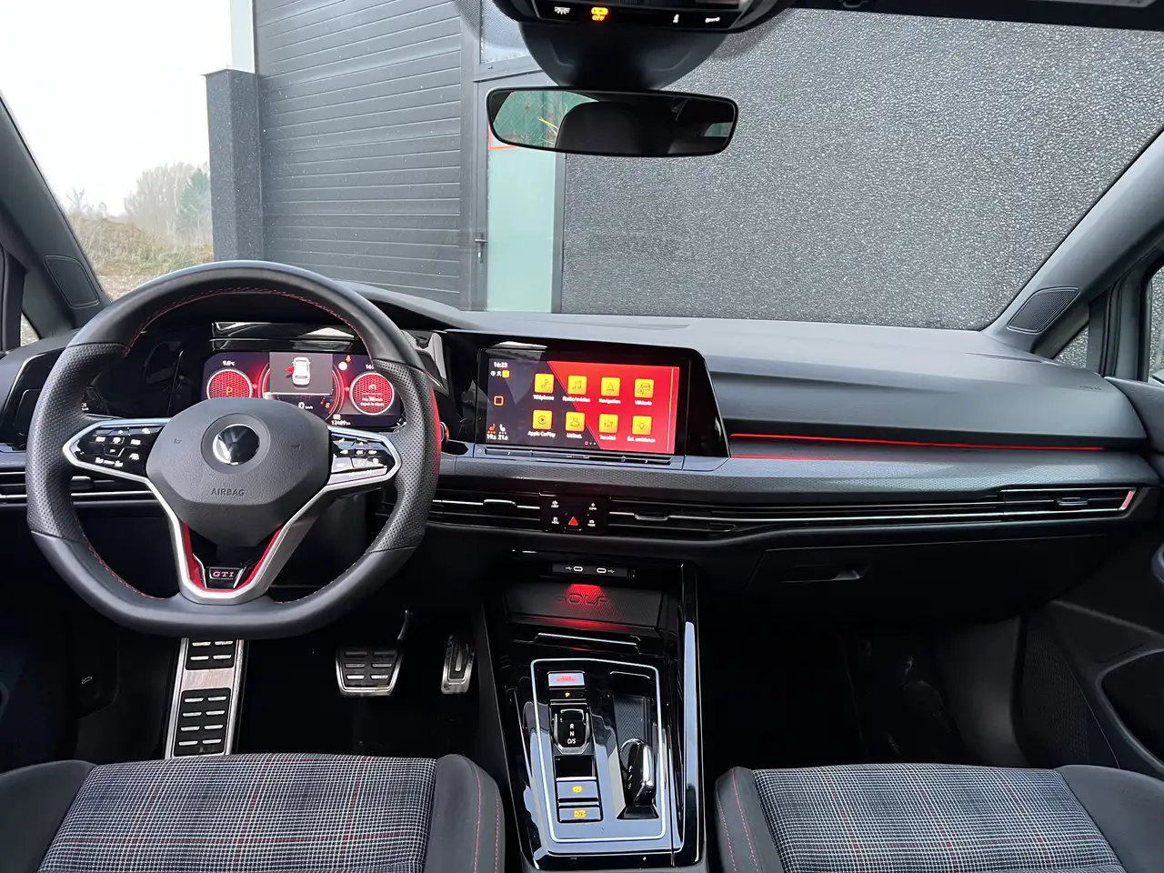 Volkswagen Golf GTI - 12000 Km 12