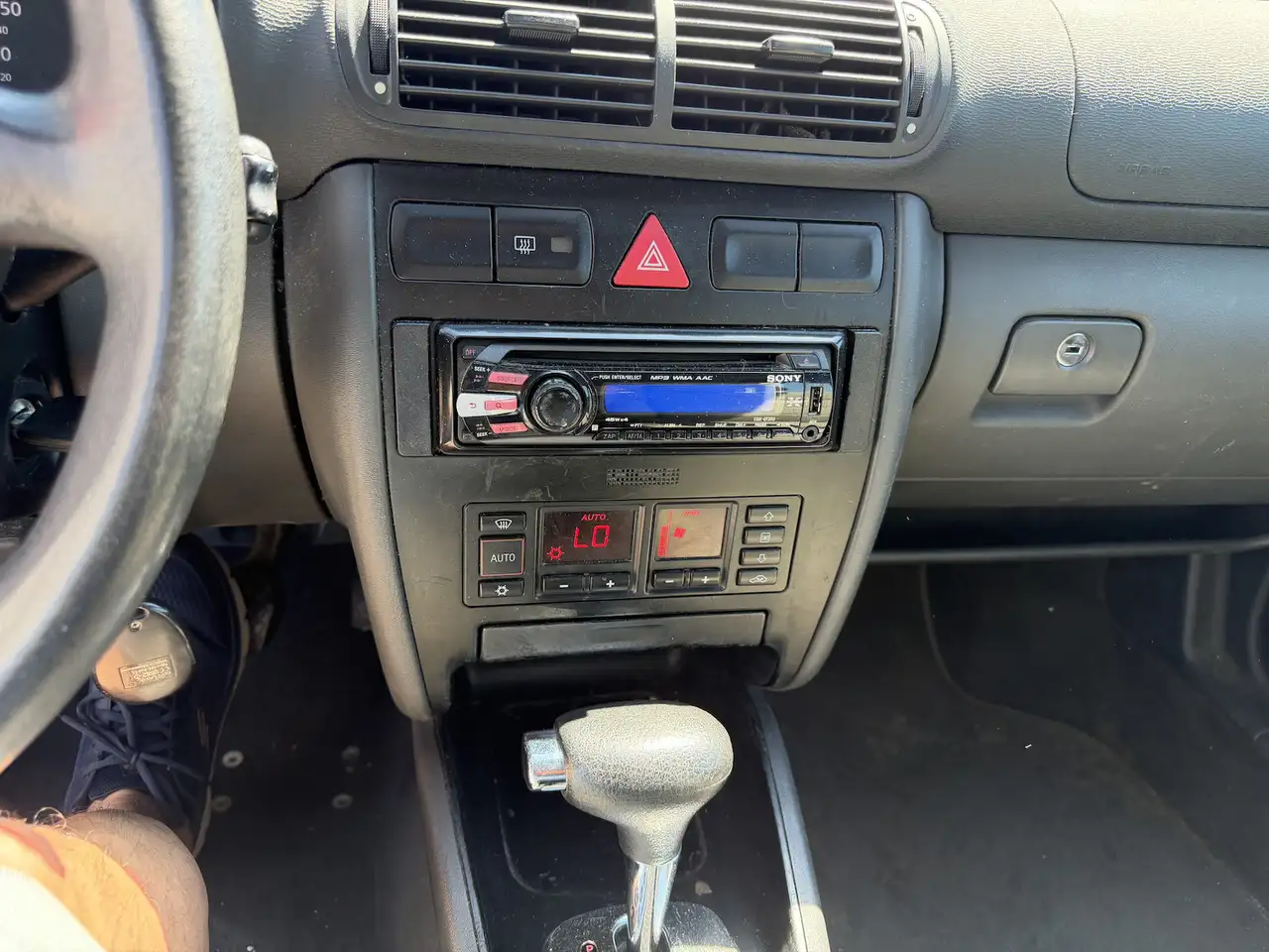 Audi A3 1.6i Attraction Automatik Klima PDC, foto 10