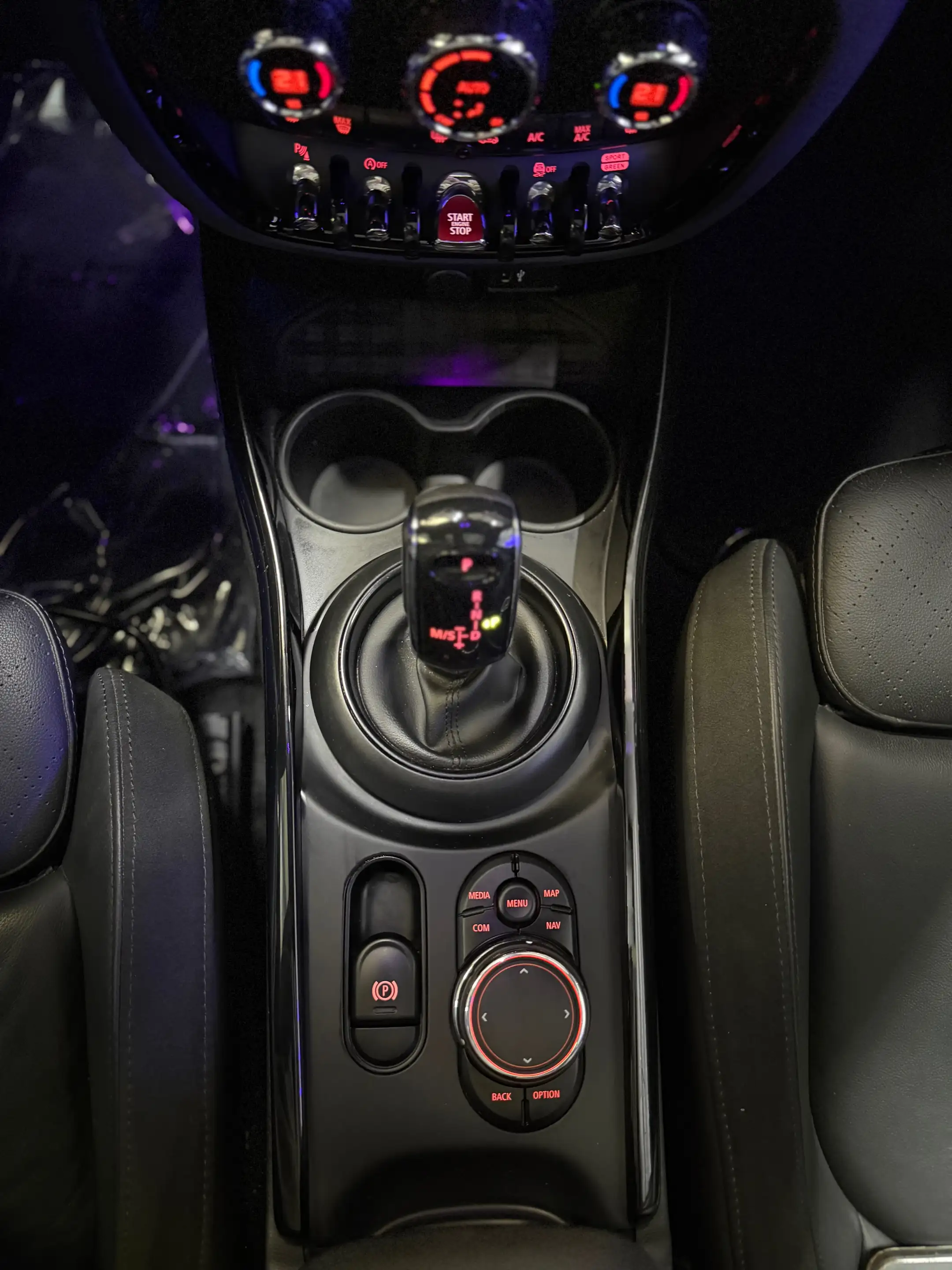 MINI Cooper S Clubman Mini Clubman 2.0A Cooper S — photo 14