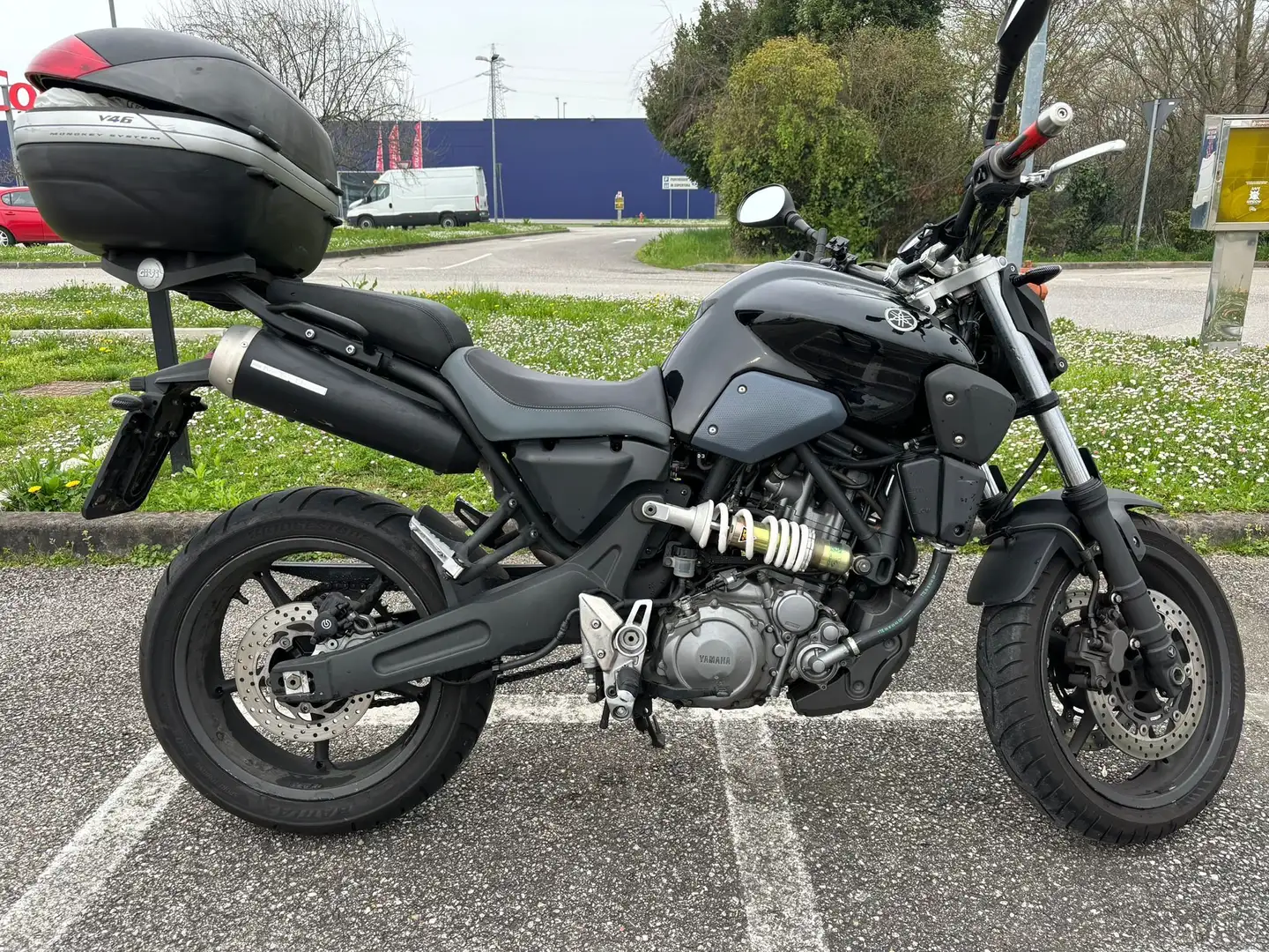Yamaha MT-03 Schwarz - 2