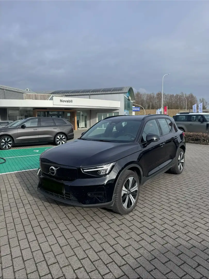 Volvo XC40 Recharge 82 kWh Single M. Extended Range RWD Core Noir - 2