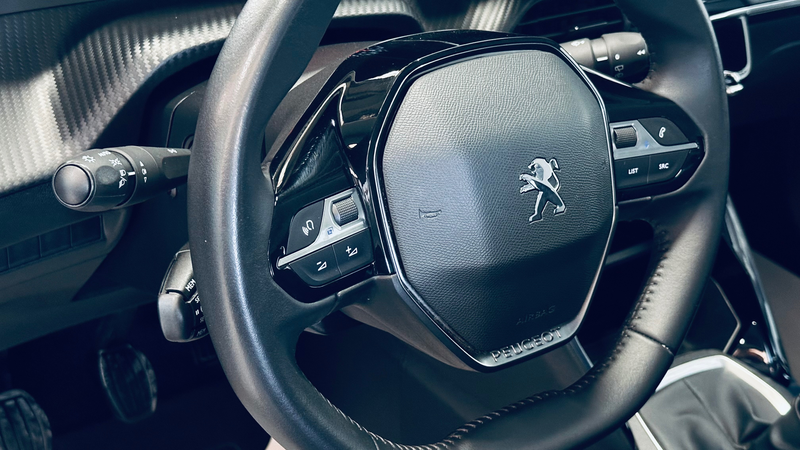 Peugeot 2008 1.5 PDC CAMERA NAVI CLIM CRUISE LIM BLUETOOTH — photo 9