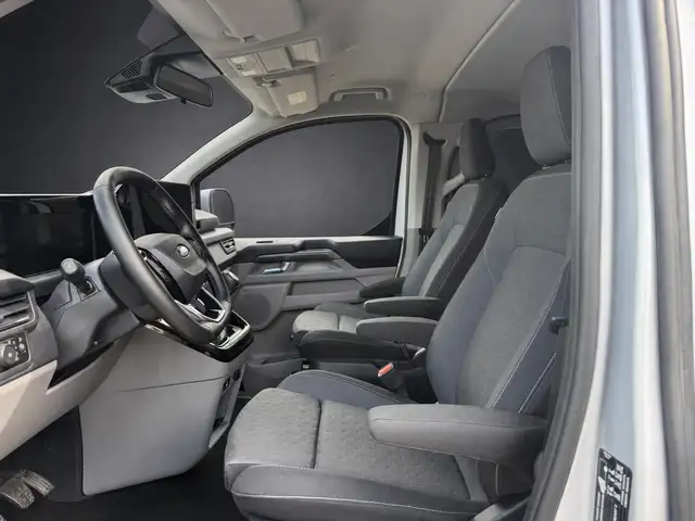 Ford Tourneo Custom view 12