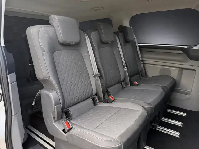 Ford Tourneo Custom view 13