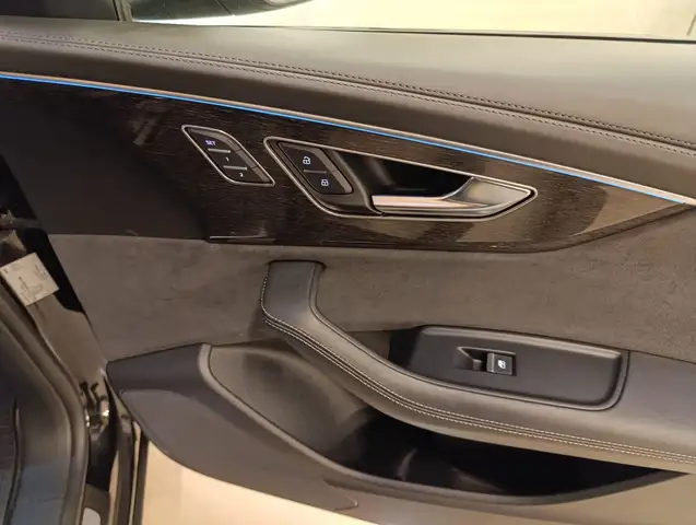 Audi Q8 55 TFSI e quattro Ansicht 18
