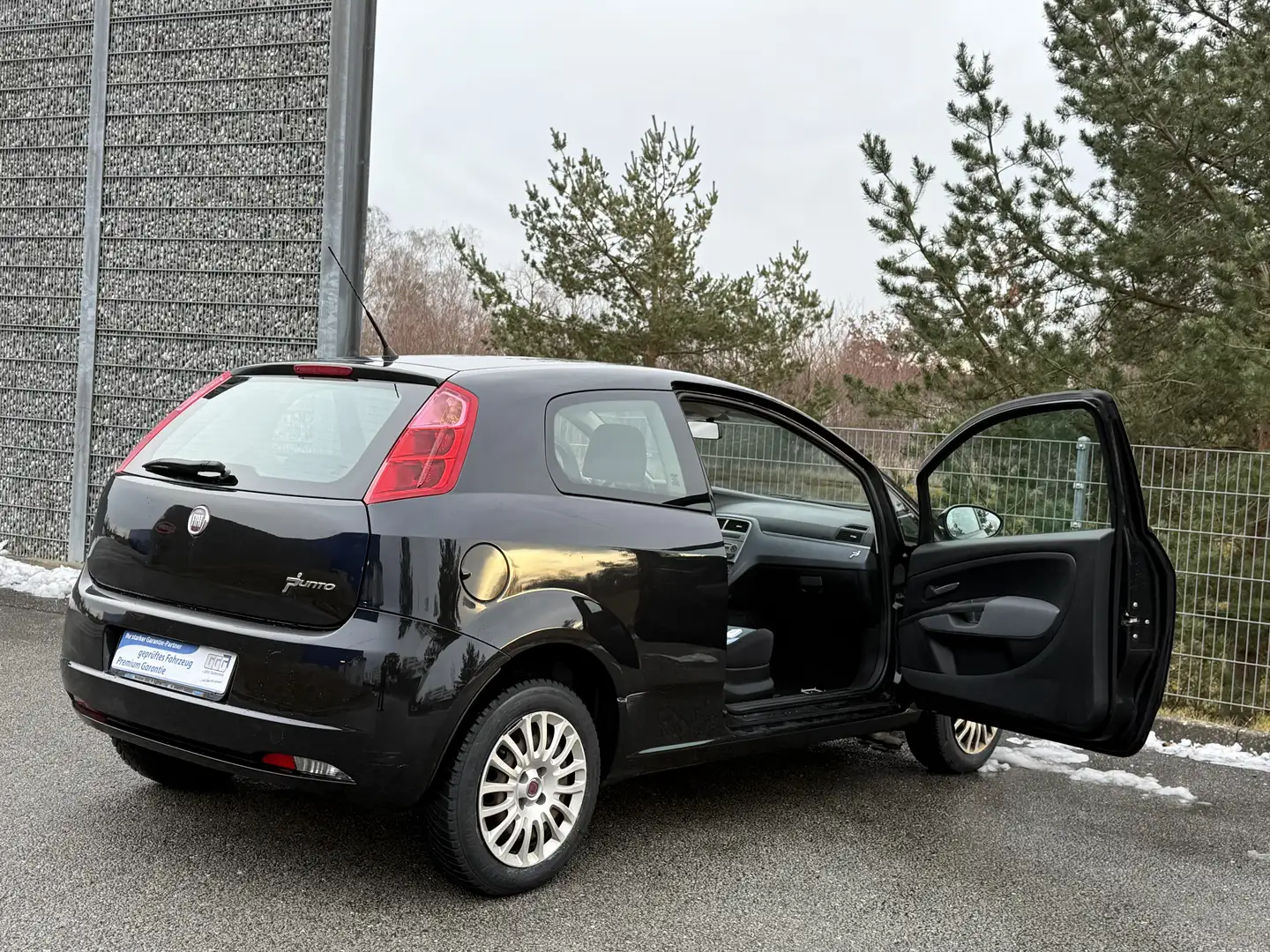 Fiat Grande Punto 1.4 8V Dynamic Sport TÜV und Bereifung neu Schwarz - 2
