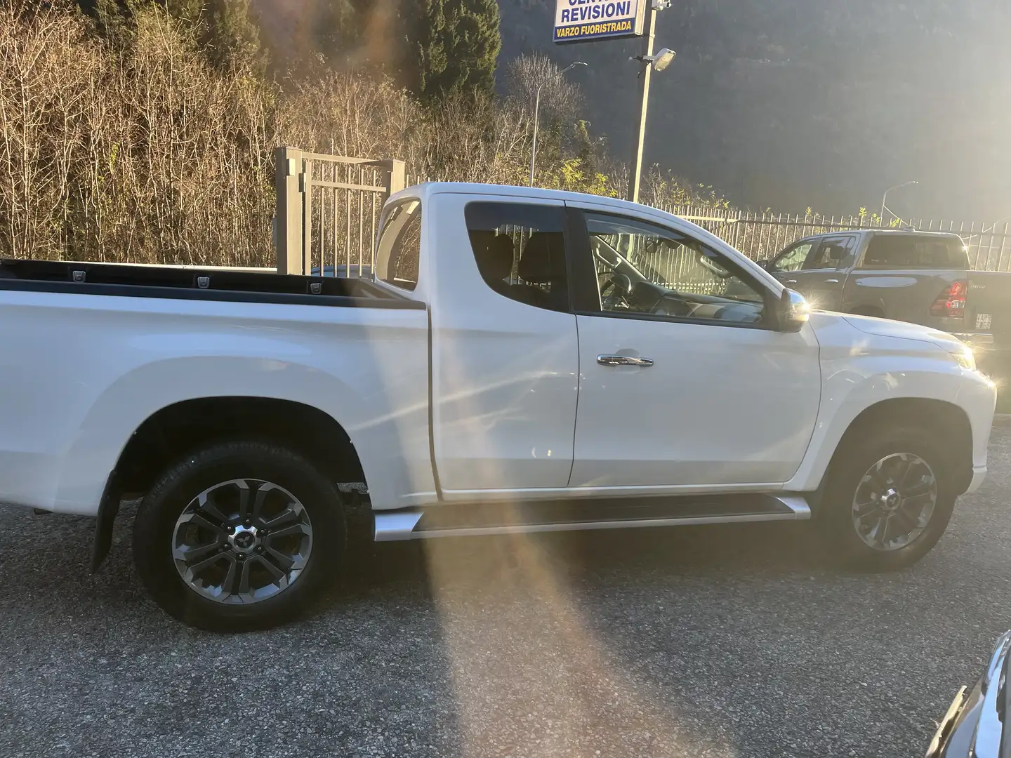 Mitsubishi L200 cl.cab 2.3d Intense Pack 1 Intouch 4wd 150cv - 2