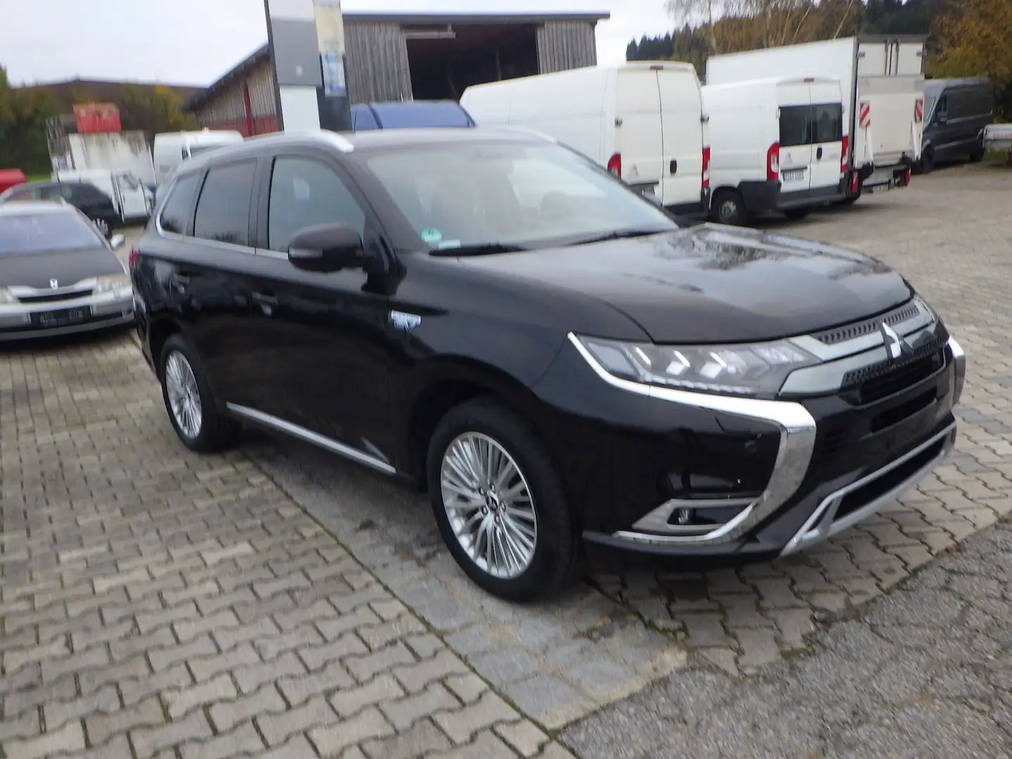 Mitsubishi Outlander 2.4 4WD Plug-In Hybrid Plus Nero - 2