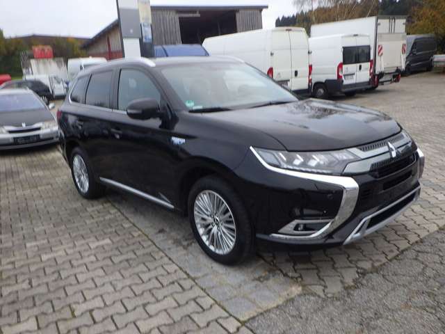 Mitsubishi Outlander 2.4 4WD Plug-In Hybrid Plus