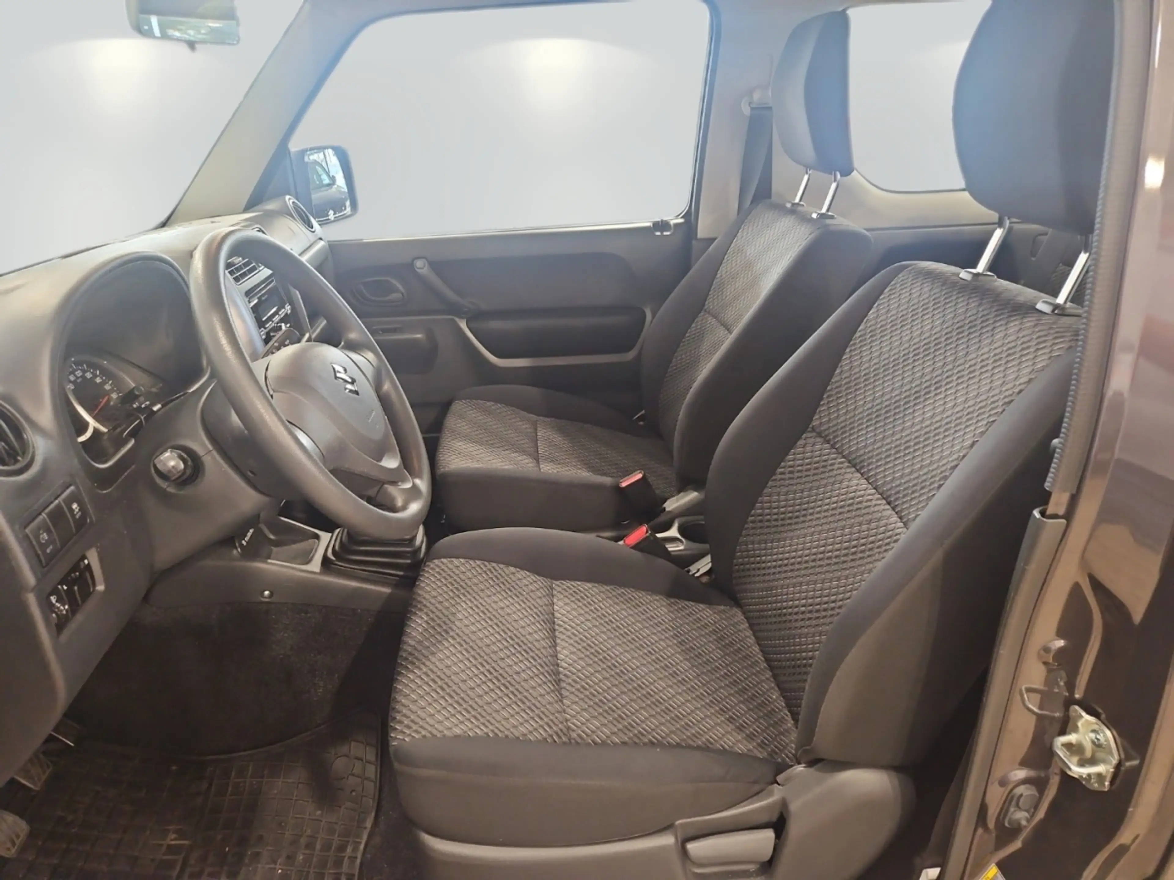 Suzuki Jimny 1.3 Club Nur 36900 KM 1. Hand !! Club Lim. — photo 9