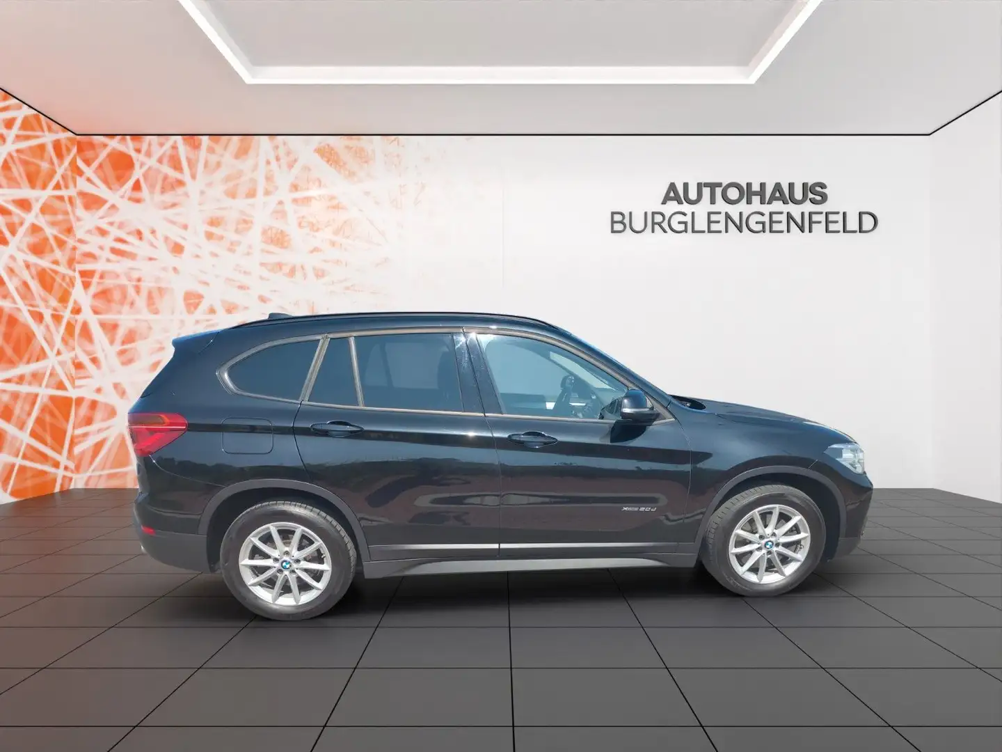 BMW X1 Baureihe X1 xDrive 20 d Schwarz - 2
