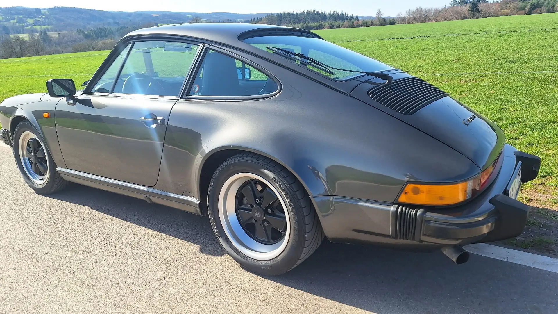 Oldtimer Porsche 911 Carrera 3.2 G50 - 2ème proprio Grau - 2
