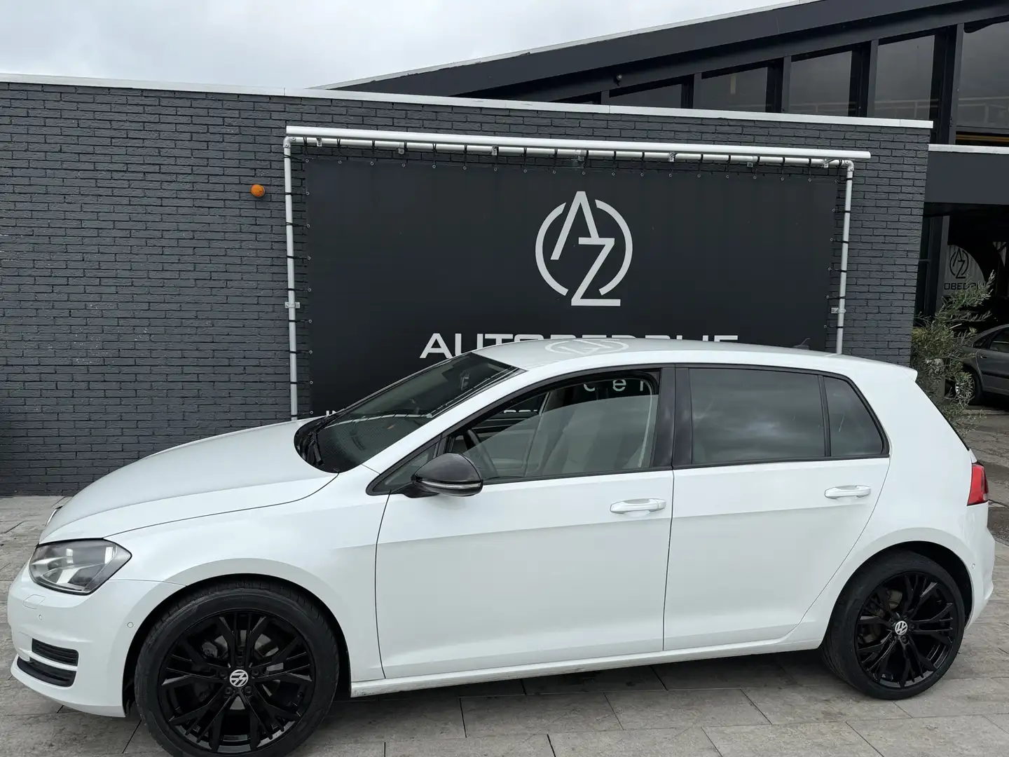Volkswagen Golf 1.2 TSI *VELGEN*BLACK*NAVIGATIE*PDC Weiß - 1