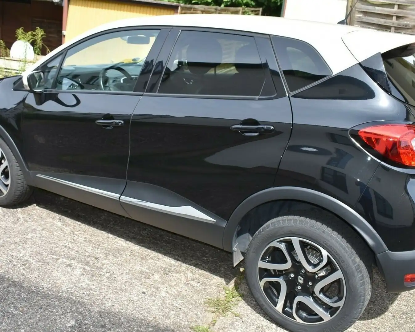 Renault Captur Captur Automatik TCe 120 PS EDC XMOD Schwarz - 1