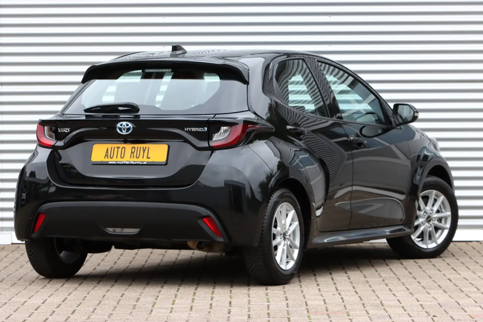 Toyota Yaris 1.5 Hybrid Active Navi / Carplay Zwart - 2