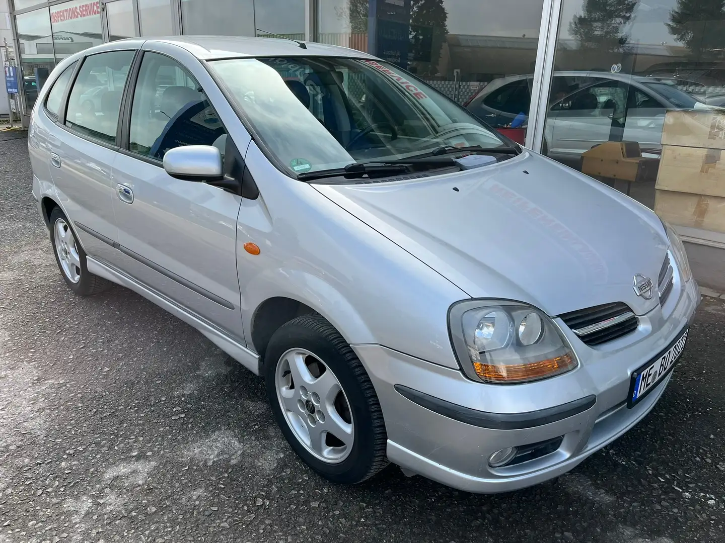 Nissan Almera Tino Fresh "Top Zustand" Plateado - 1